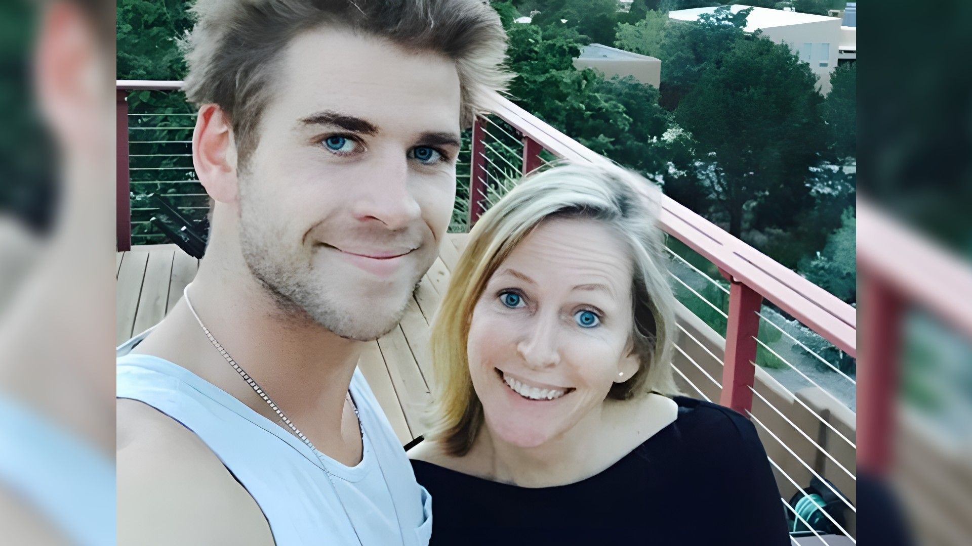 Visiting Parents: Liam Hemsworth with his Mom, Leonie