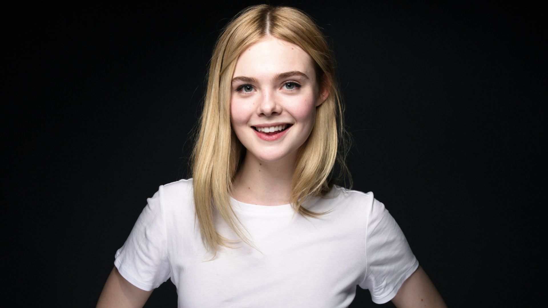 Elle Fanning on sensuous scenes, corsets, and rusted nails in the series «The Great»