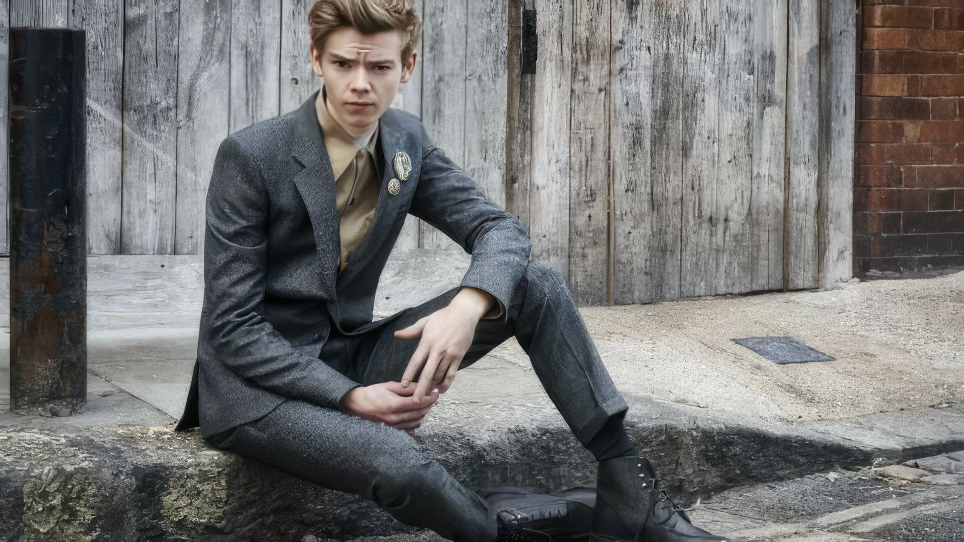 A charming British young man Thomas Sangster