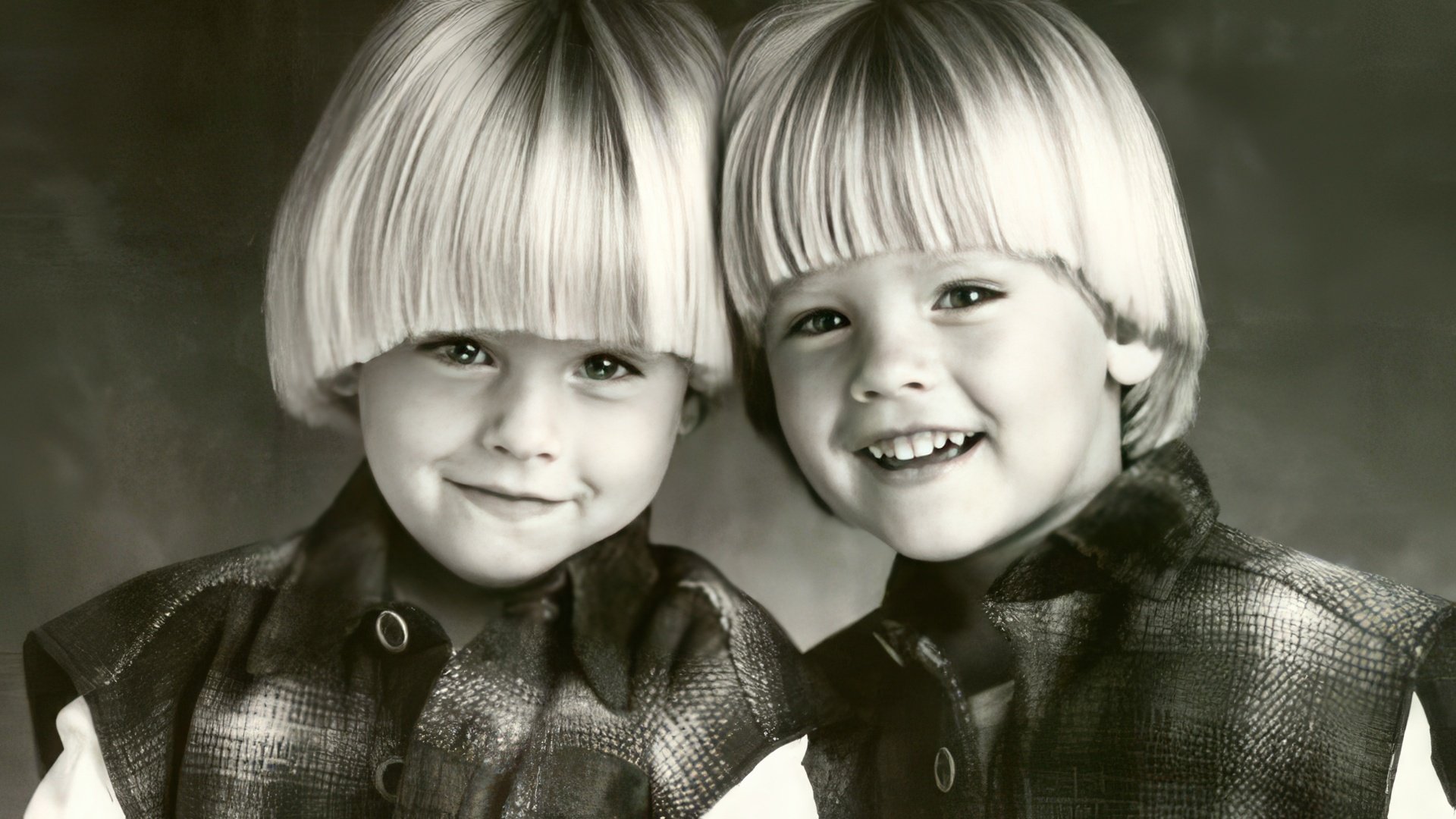 Cole Sprouse and his brother Dylan Sprouse in his childhood