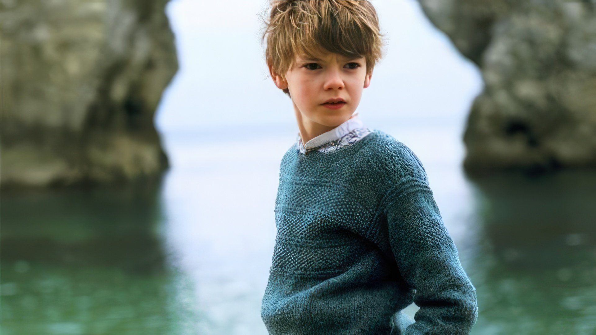 During the filming of «Nanny McPhee» he was 15!