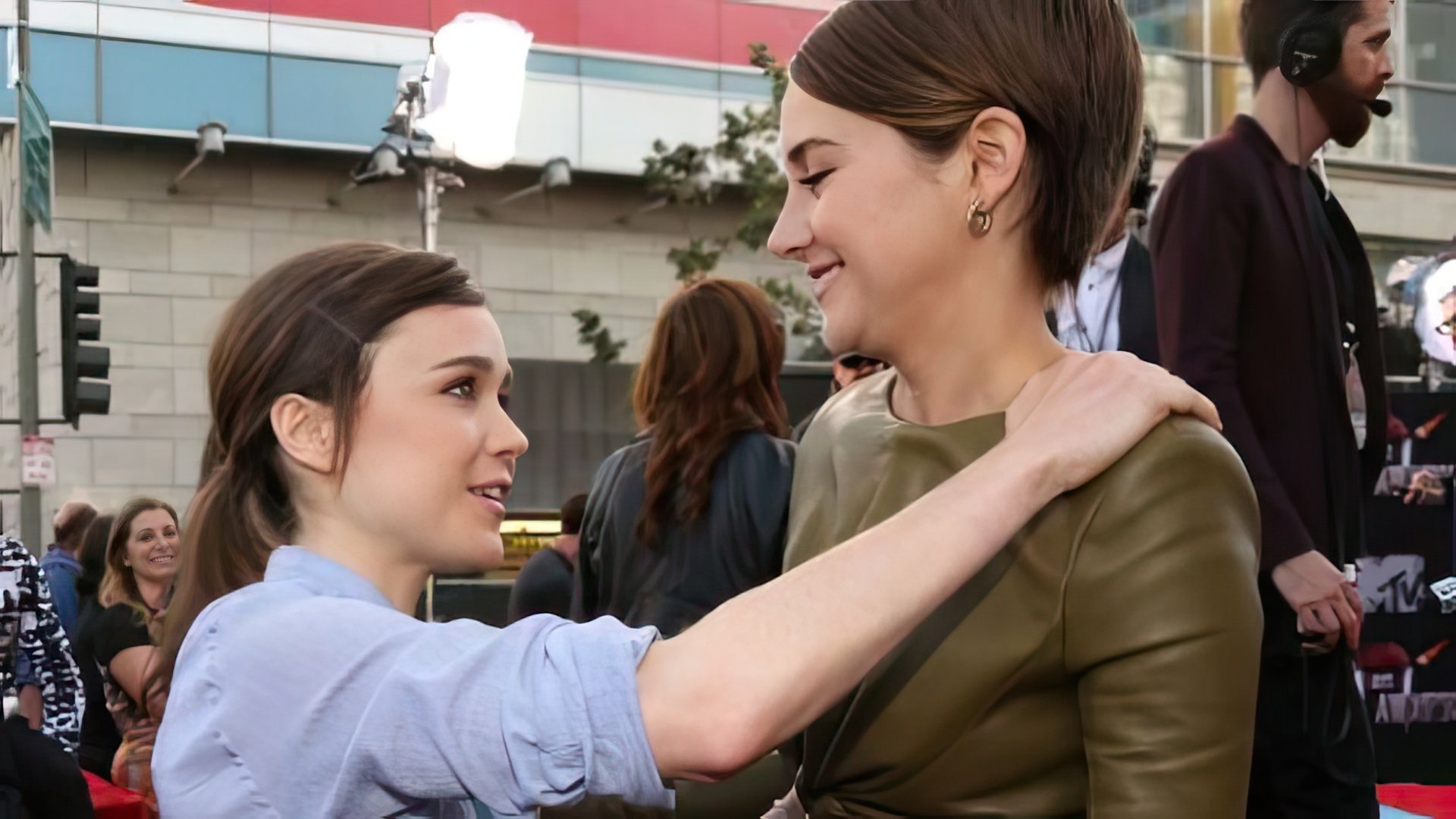 Shailene Woodley and Ellen Page