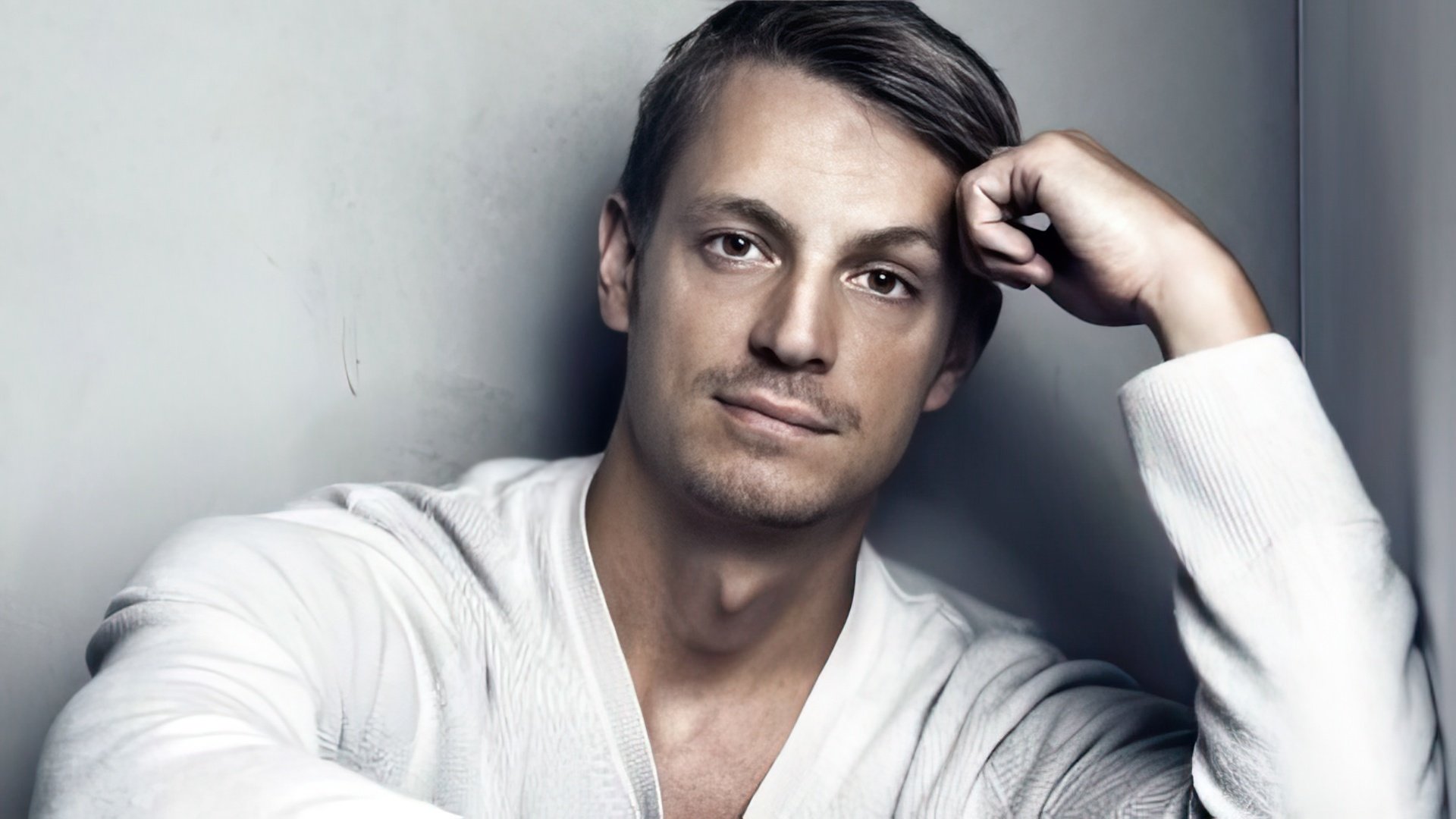 Swedish actor Joel Kinnaman