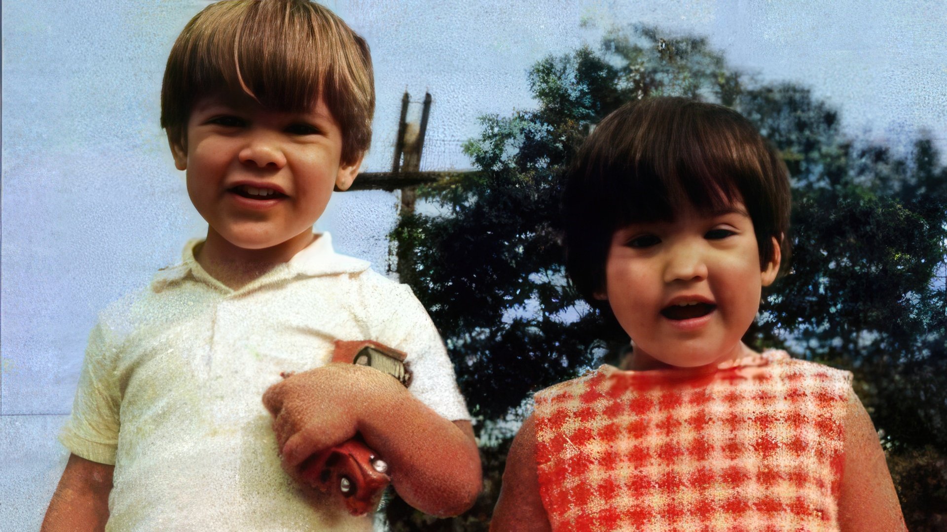 A childhood picture of Keanu with sister Kim