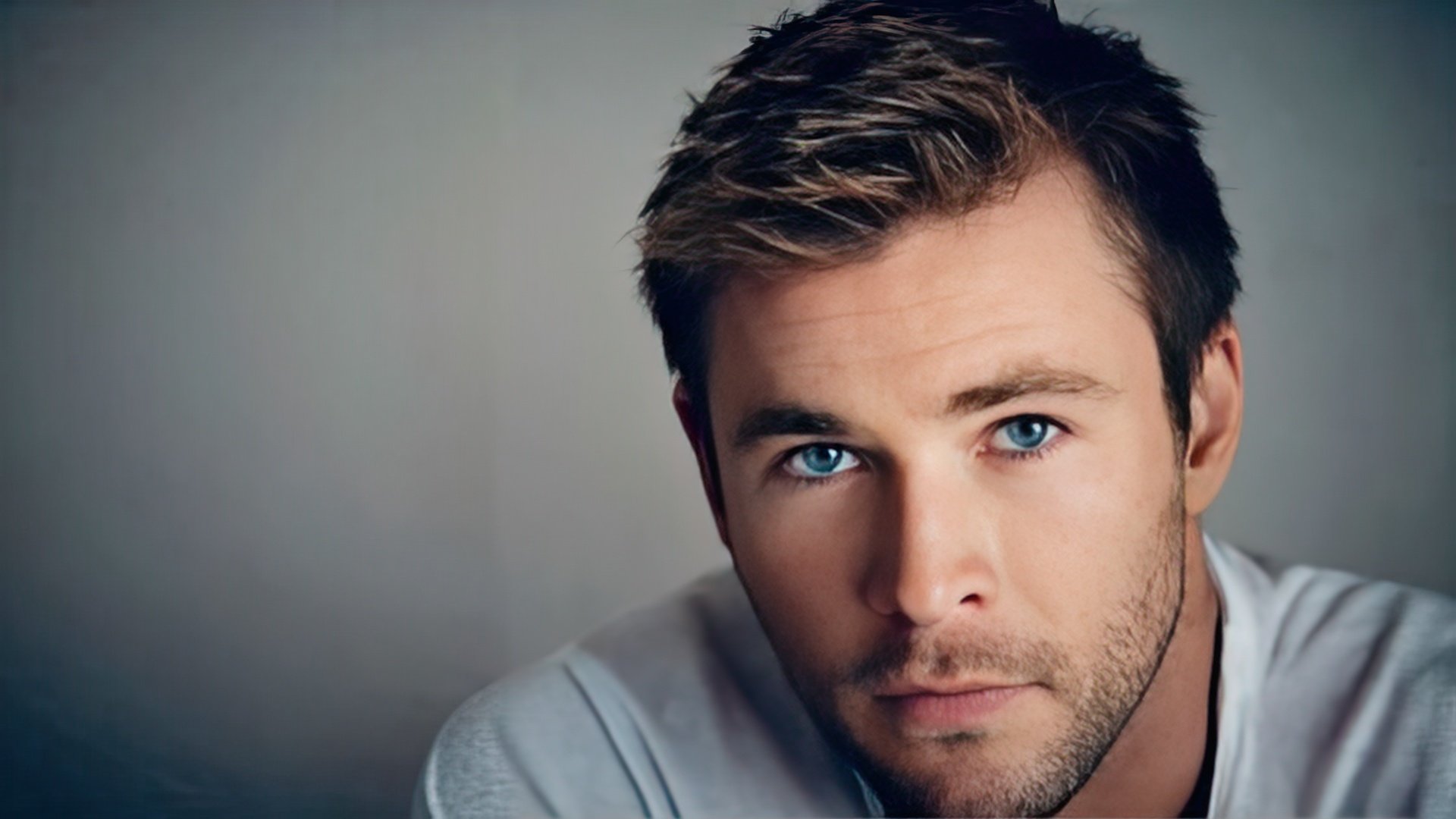 Chris Hemsworth is an outstanding actor not only due to Thor’s role