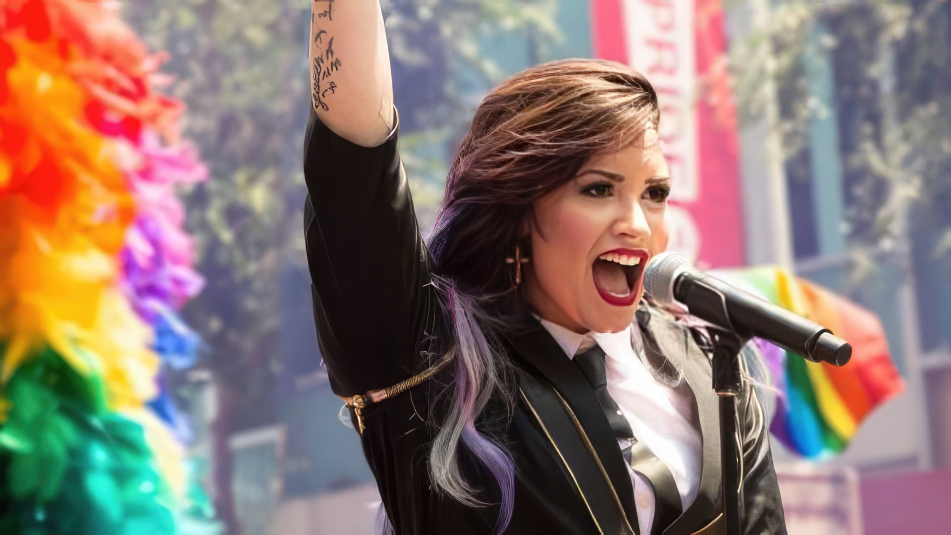 Demi Lovato defends LGBT rights