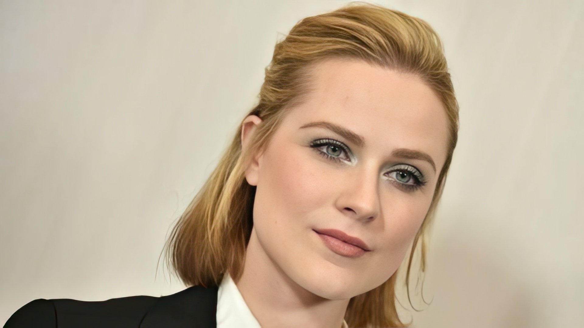 Evan Rachel Wood at the Golden Globe 2018 ceremony