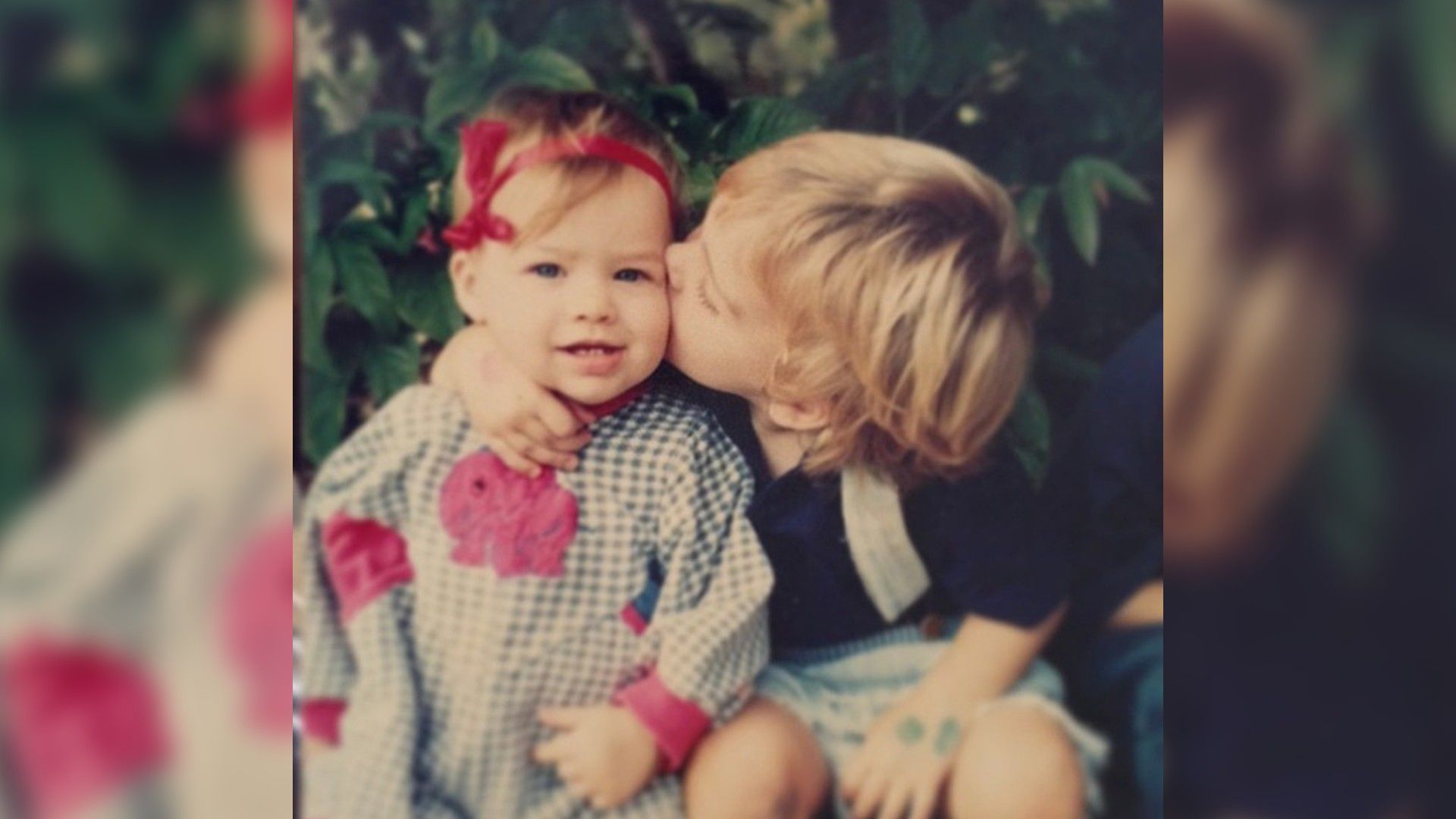 Margot Robbie as a kid (with her brother)