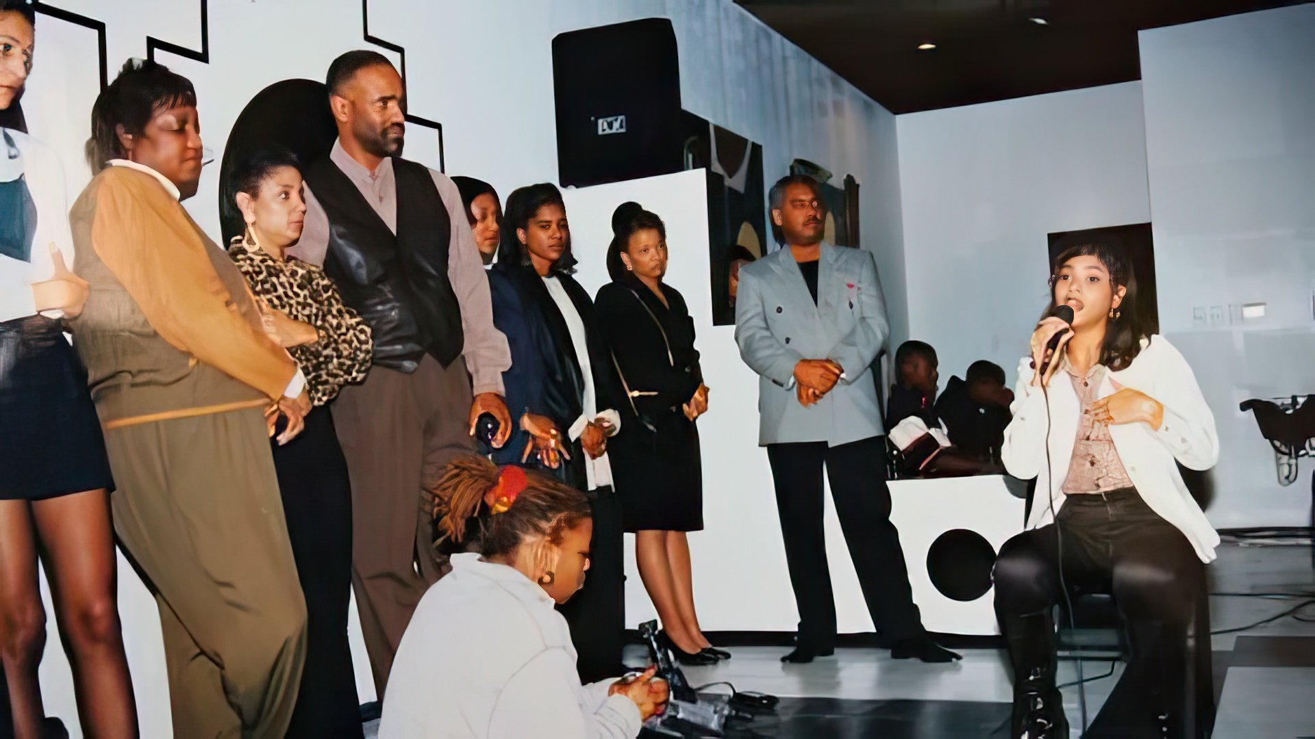 Rehearsal in Beyoncé’s mother beauty salon (1995)