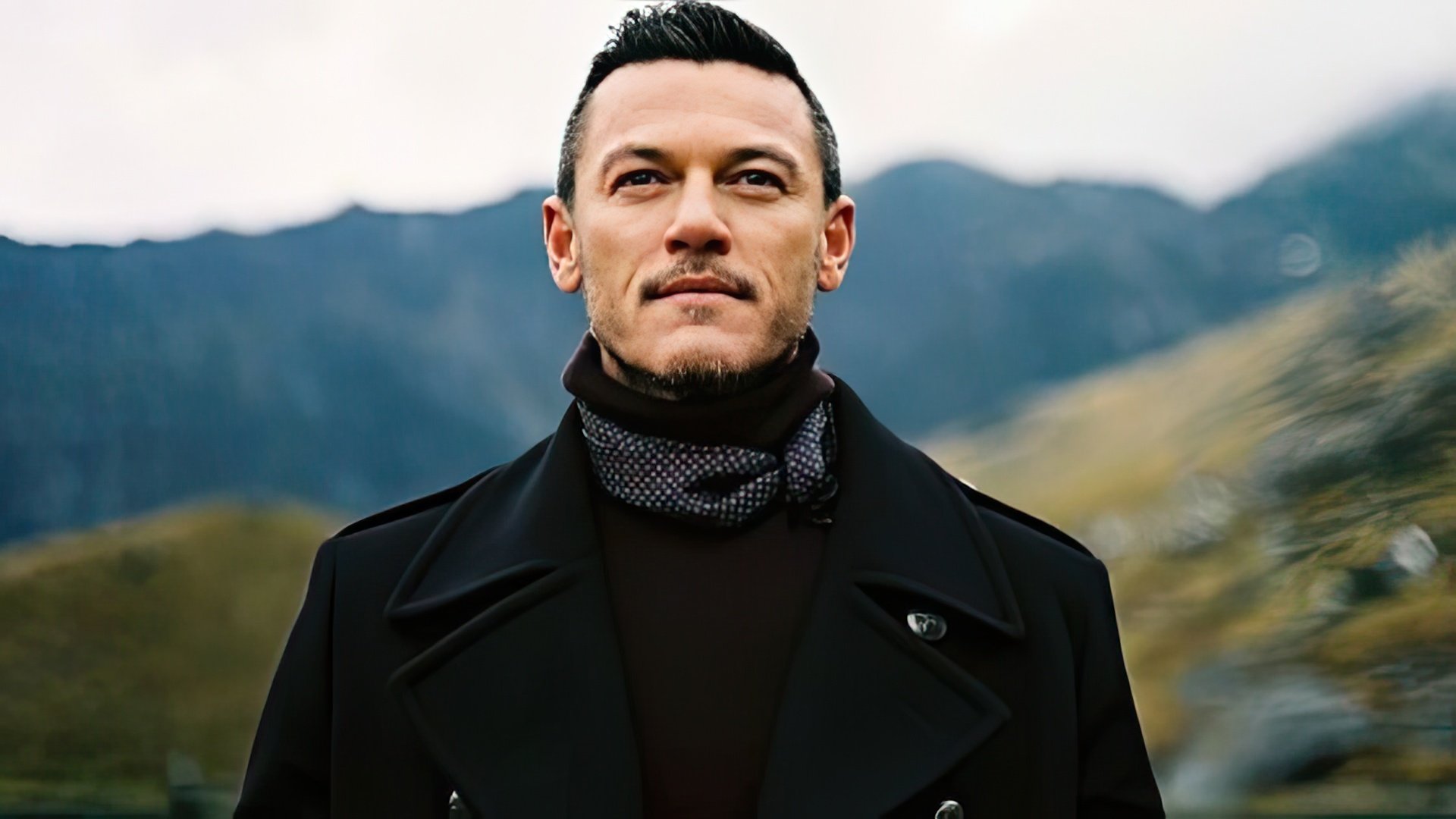 The theater and cinema actor Luke Evans