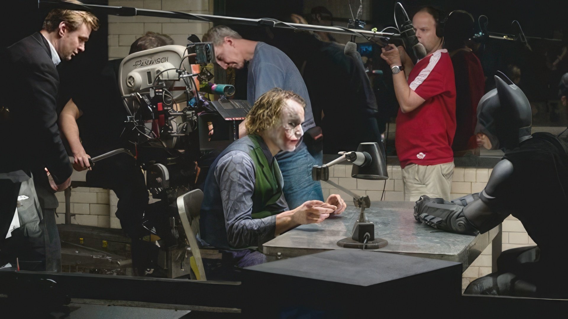 Christian Bale, Heath Ledger and Christopher Nolan on the Set of the Film «Dark Knight»