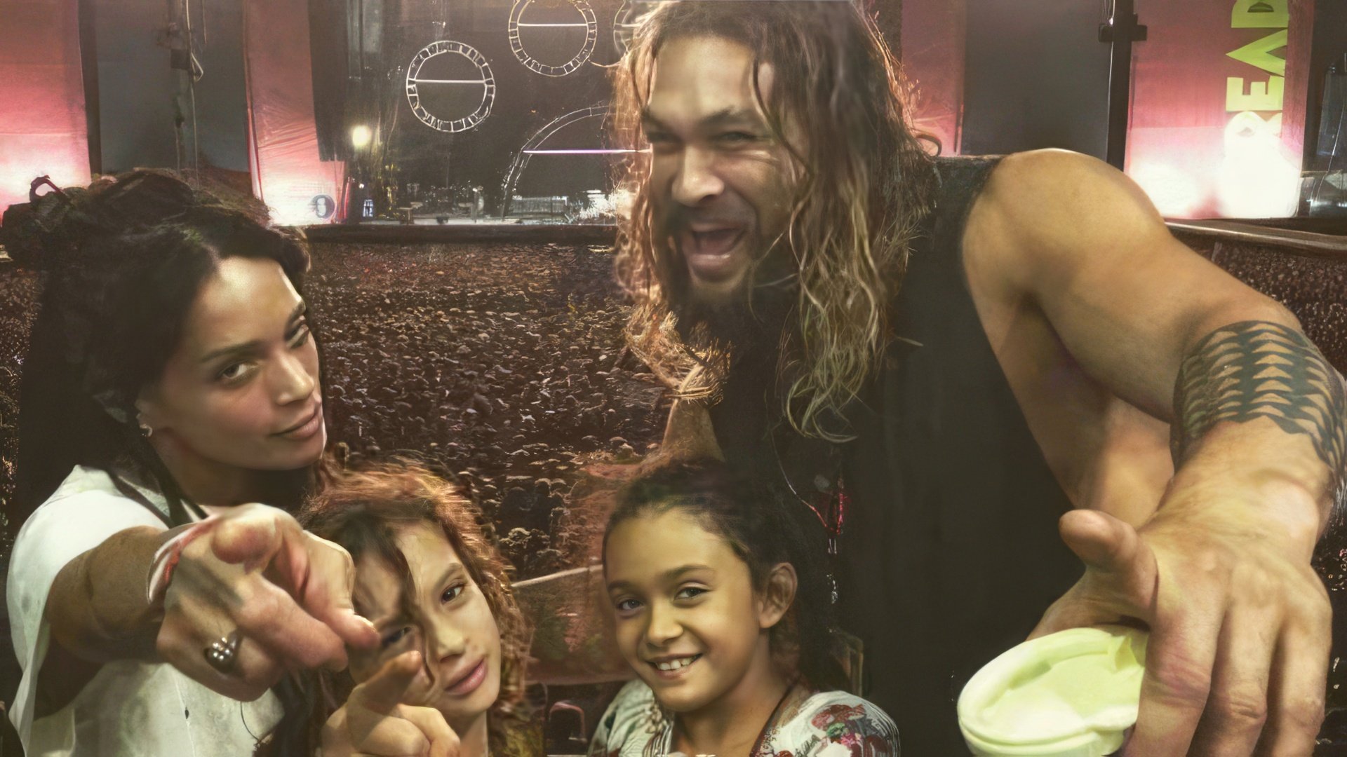 Jason Momoa with his wife and kids