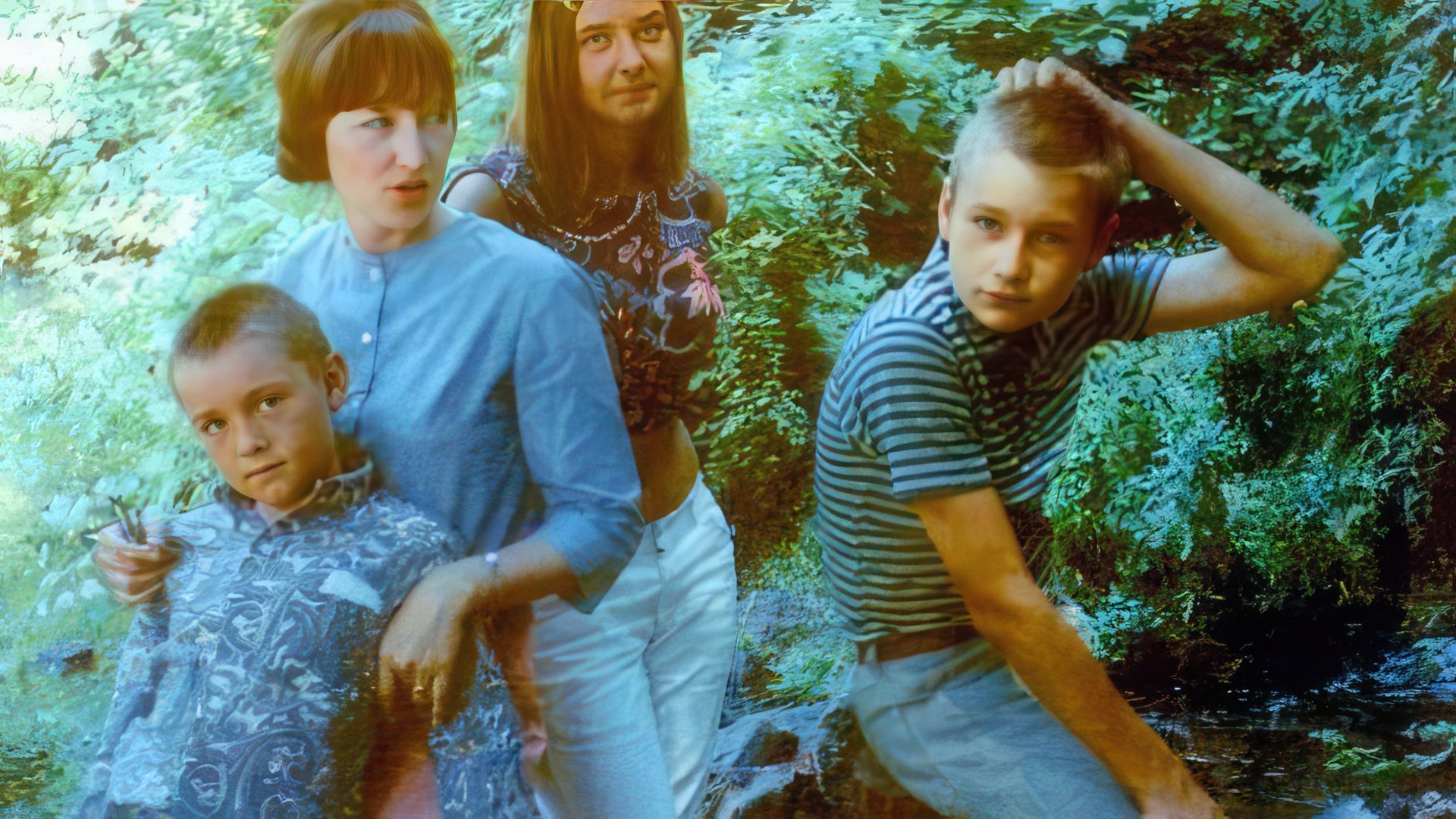 Little Kevin Spacey (on the left) with his mom, brother, and sister