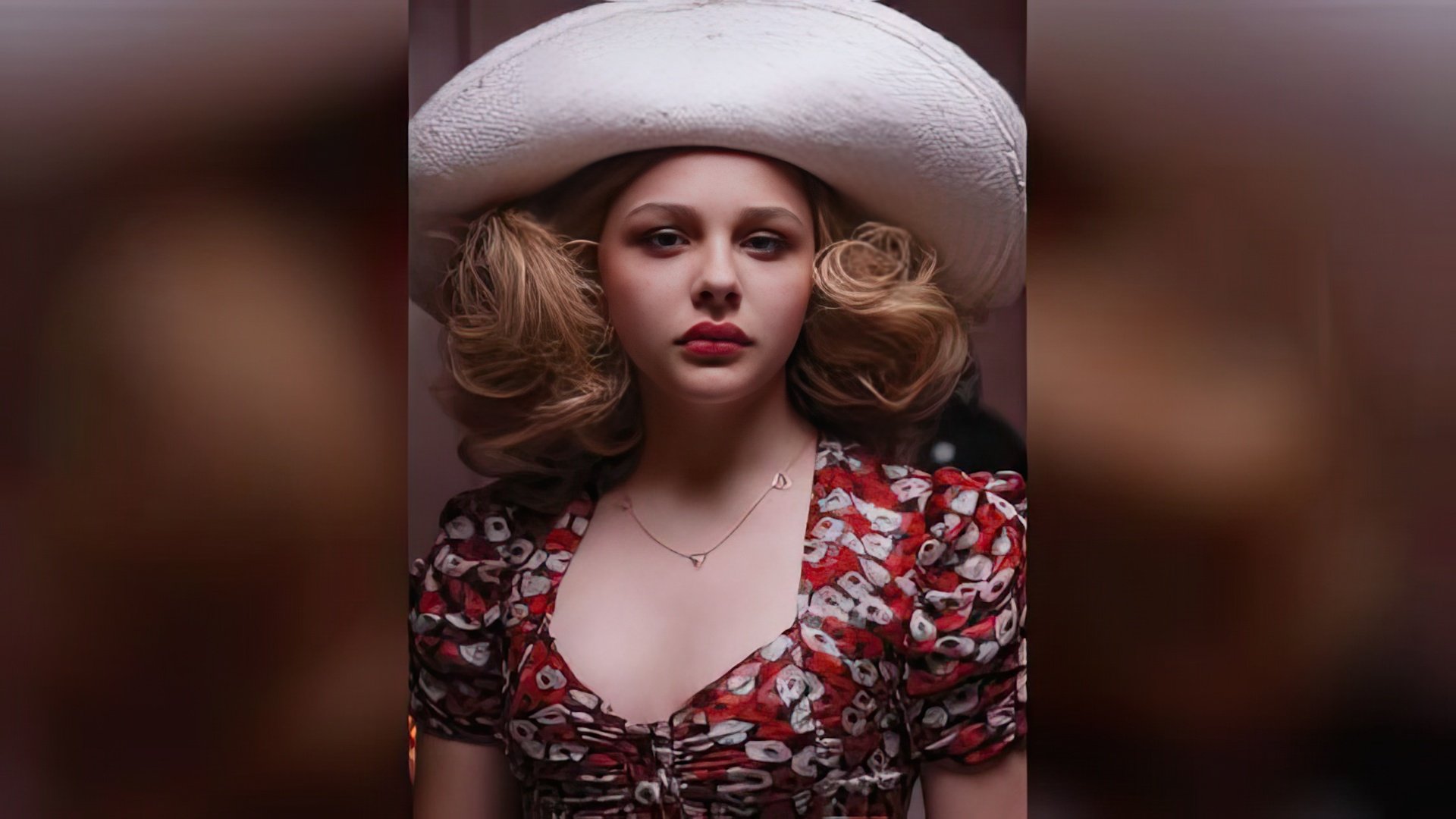 Moretz poses for a photoshoot as Jodie Foster’s character in Scorsese’s 