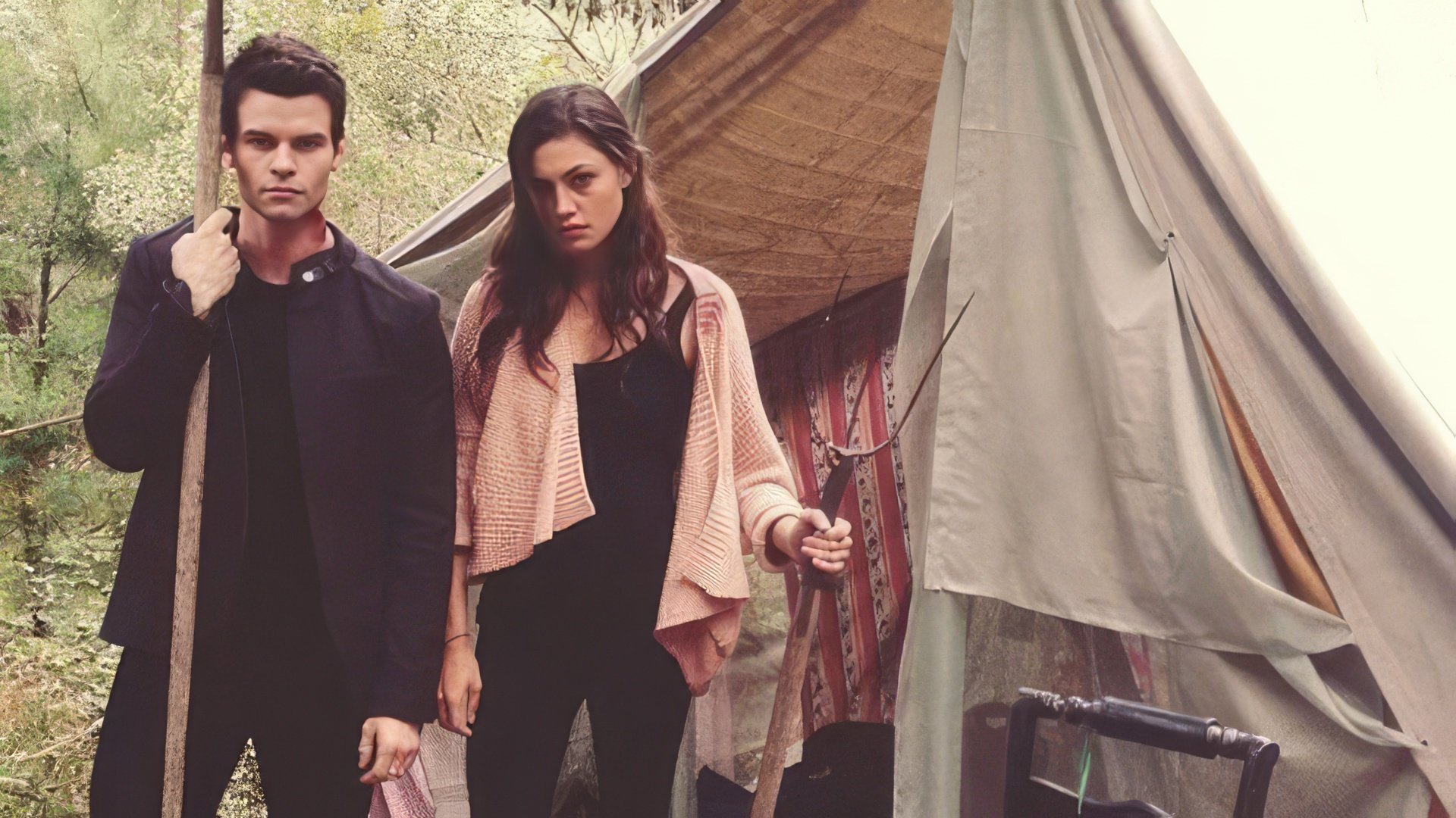 Phoebe Tonkin on the set of 'The Originals'