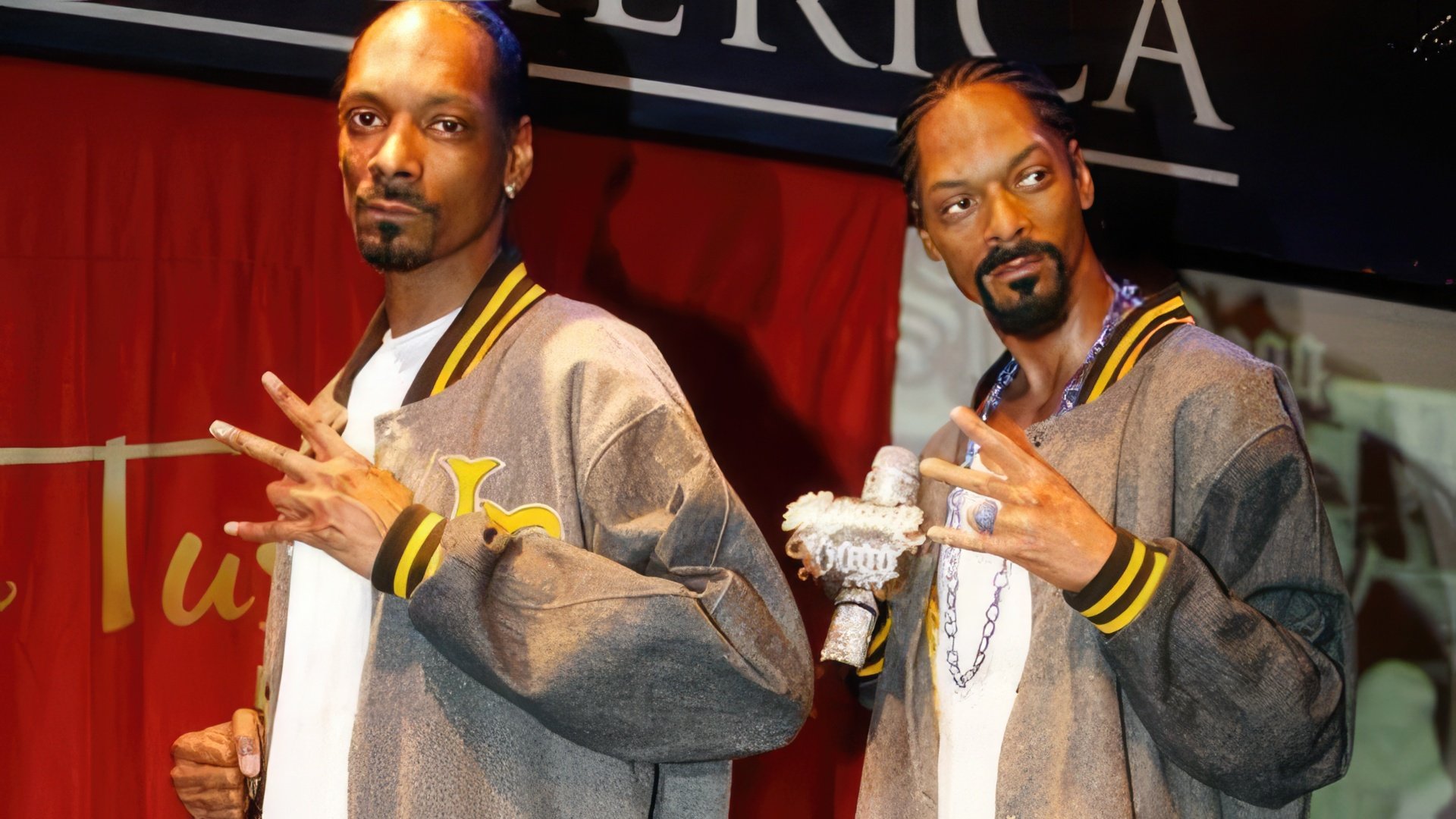 Snoop Dogg and his wax sculpture at Madame Tussaud Museum