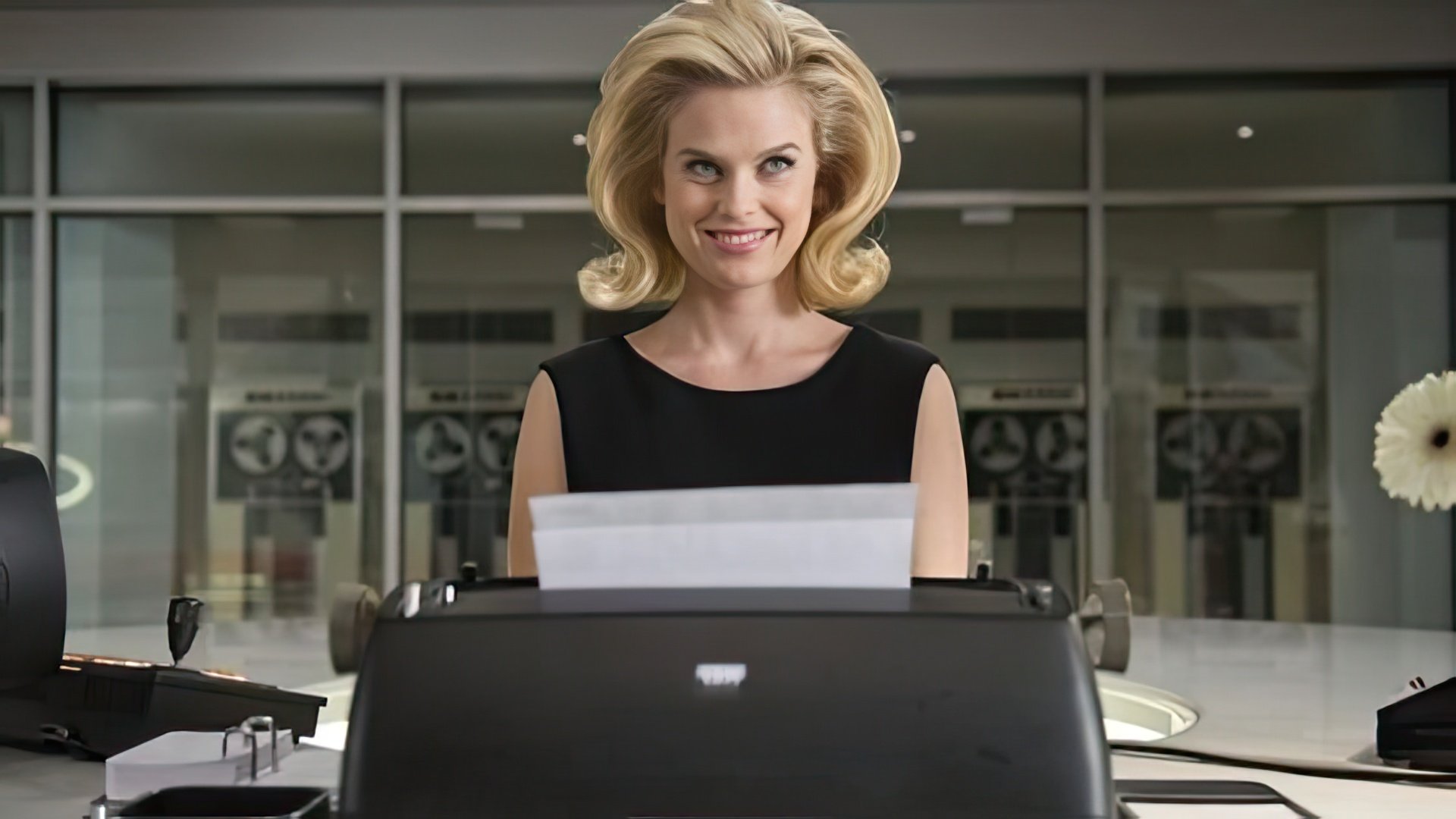 Alice Eve in the movie Men in Black 3