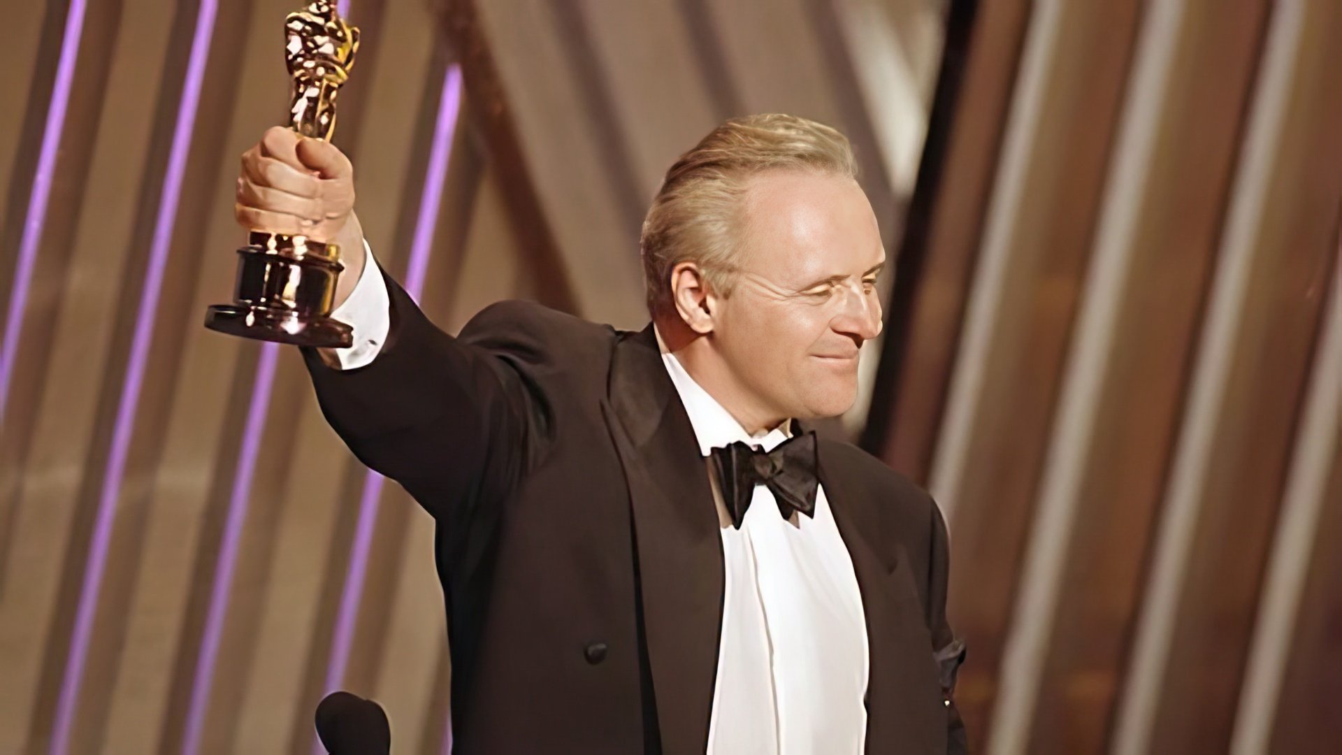 Anthony Hopkins and his Oscar for his role of Hannibal Lecter