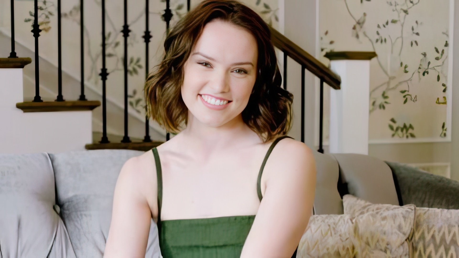 Daisy Ridley without make-up