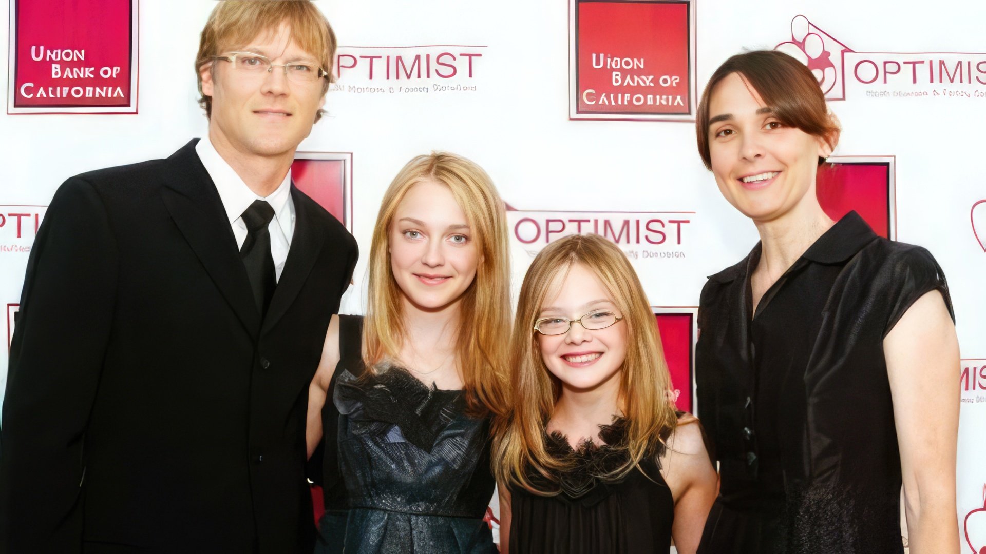 Dakota Fanning with Parents