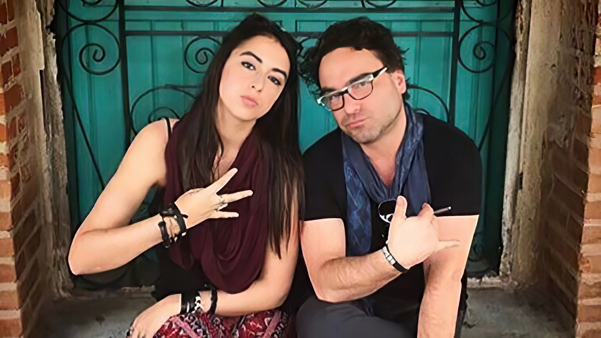 Johnny Galecki and Naomi Robin