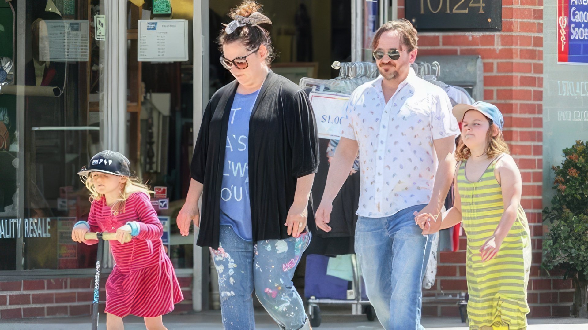 Melissa McCarthy with her husband and children