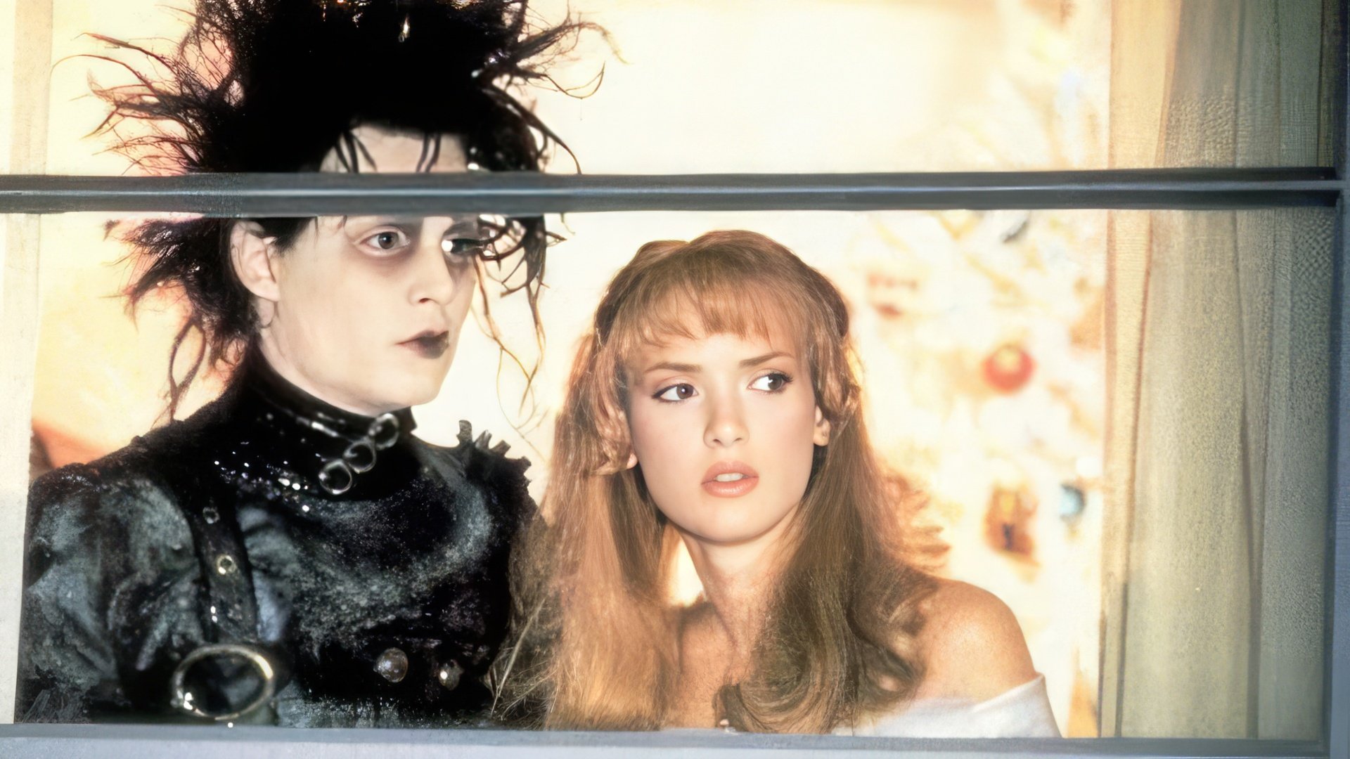 Winona Ryder and Johnny Depp in Edward Scissorhands