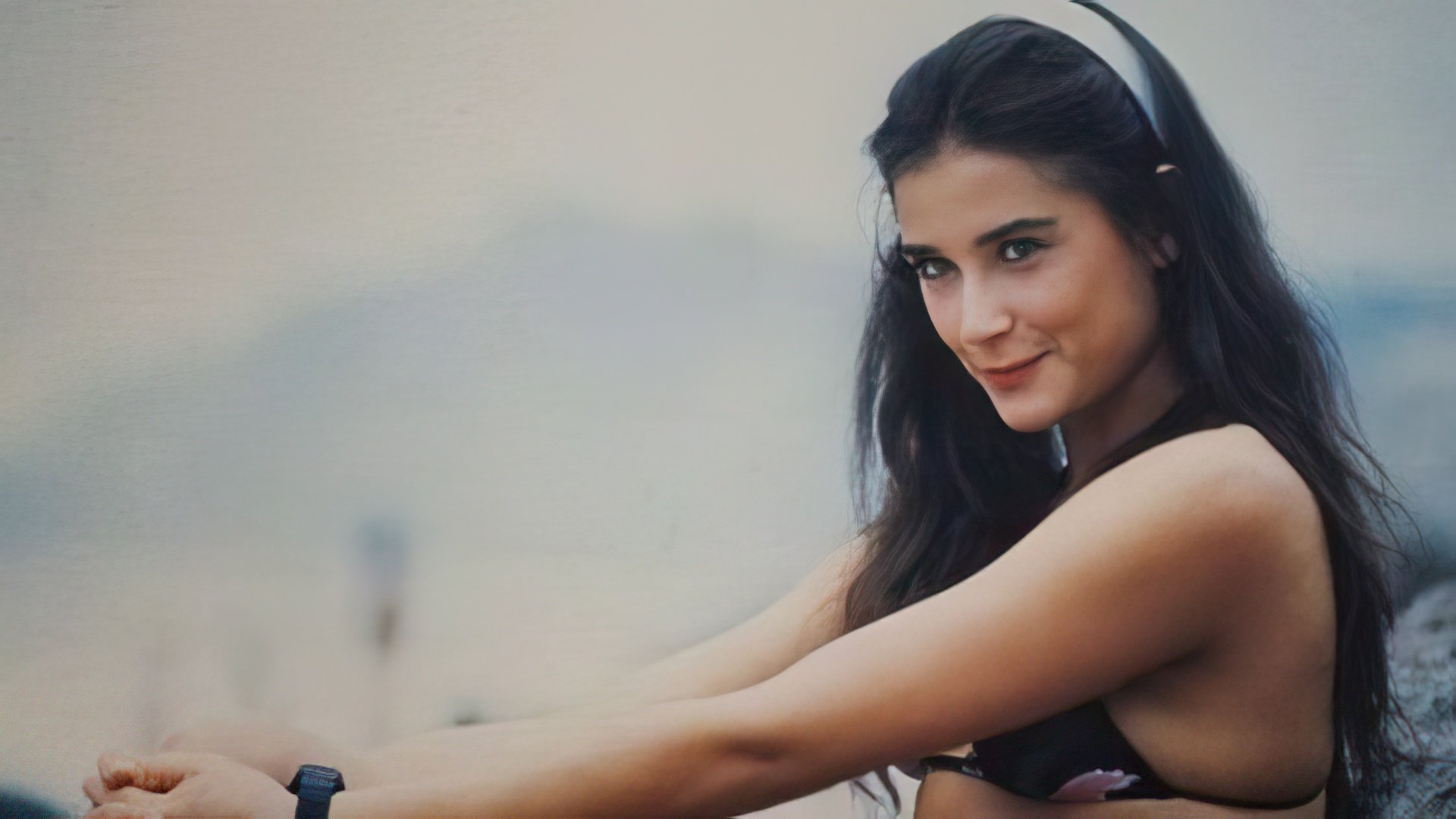 At the age of 17 Demi Moore decided to enroll in drama classes