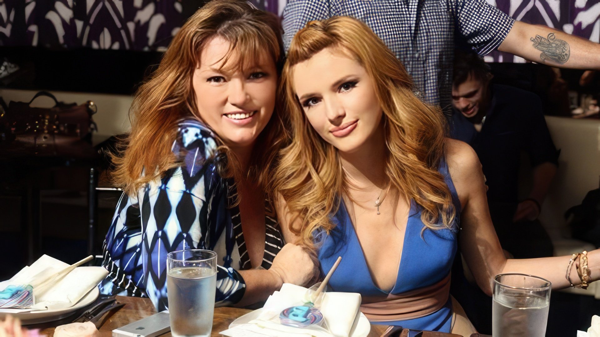 Bella Thorne with mother