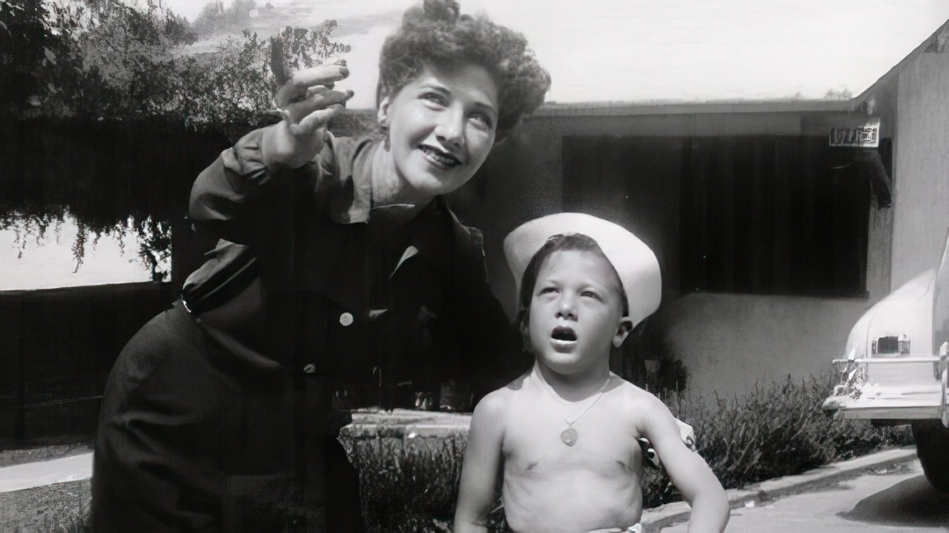 Dustin Hoffman in childhood with his mother