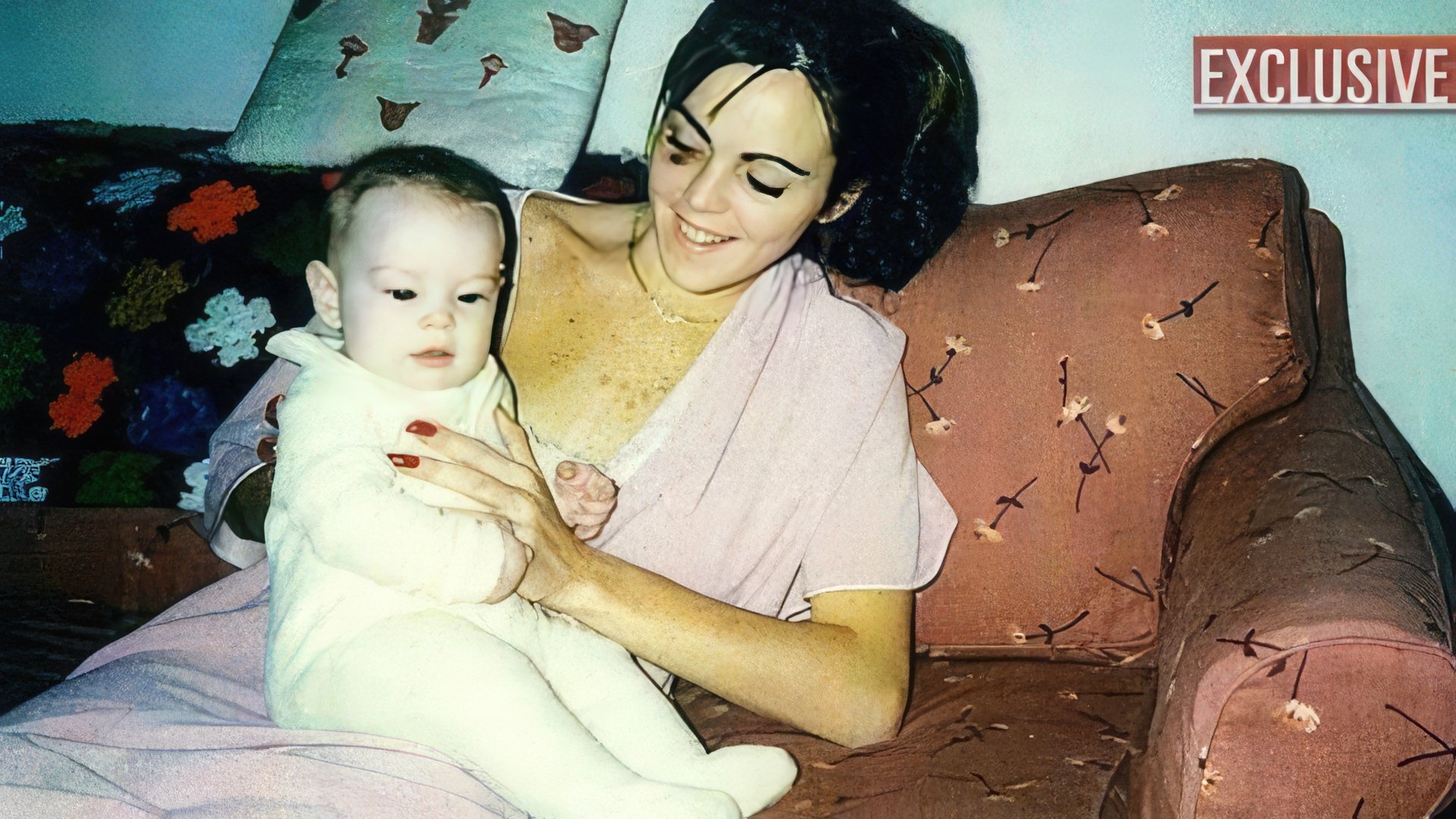 Little Lindsay Lohan with her Mom