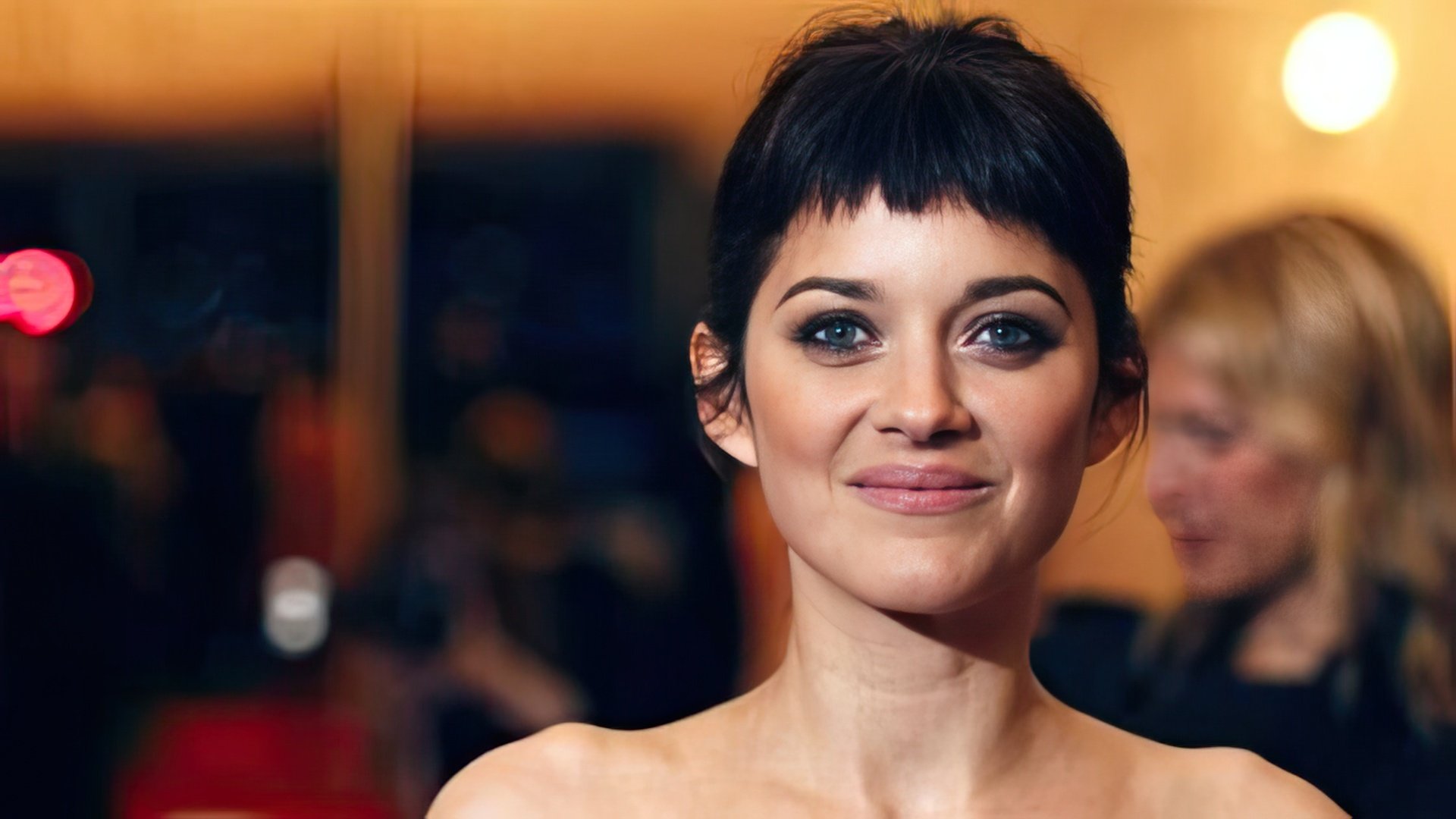 Marion Cotillard was born into a very artistic family