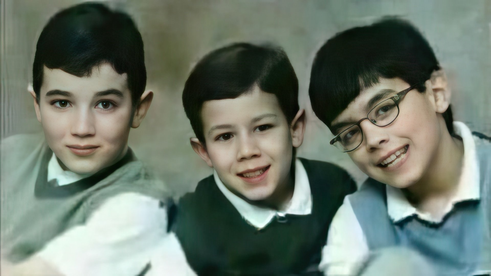 Childhood photo of Joe Jonas and his brothers