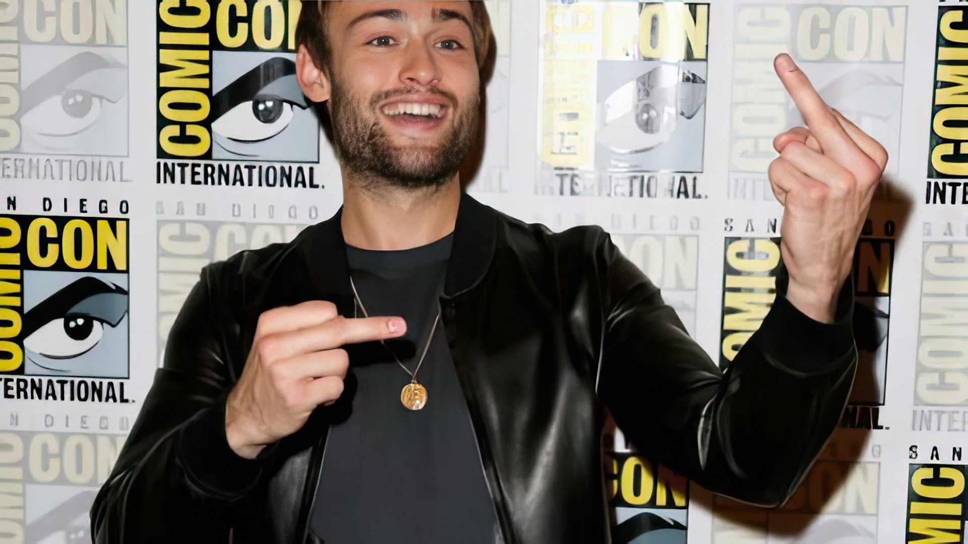 Douglas Booth at Comic-Con