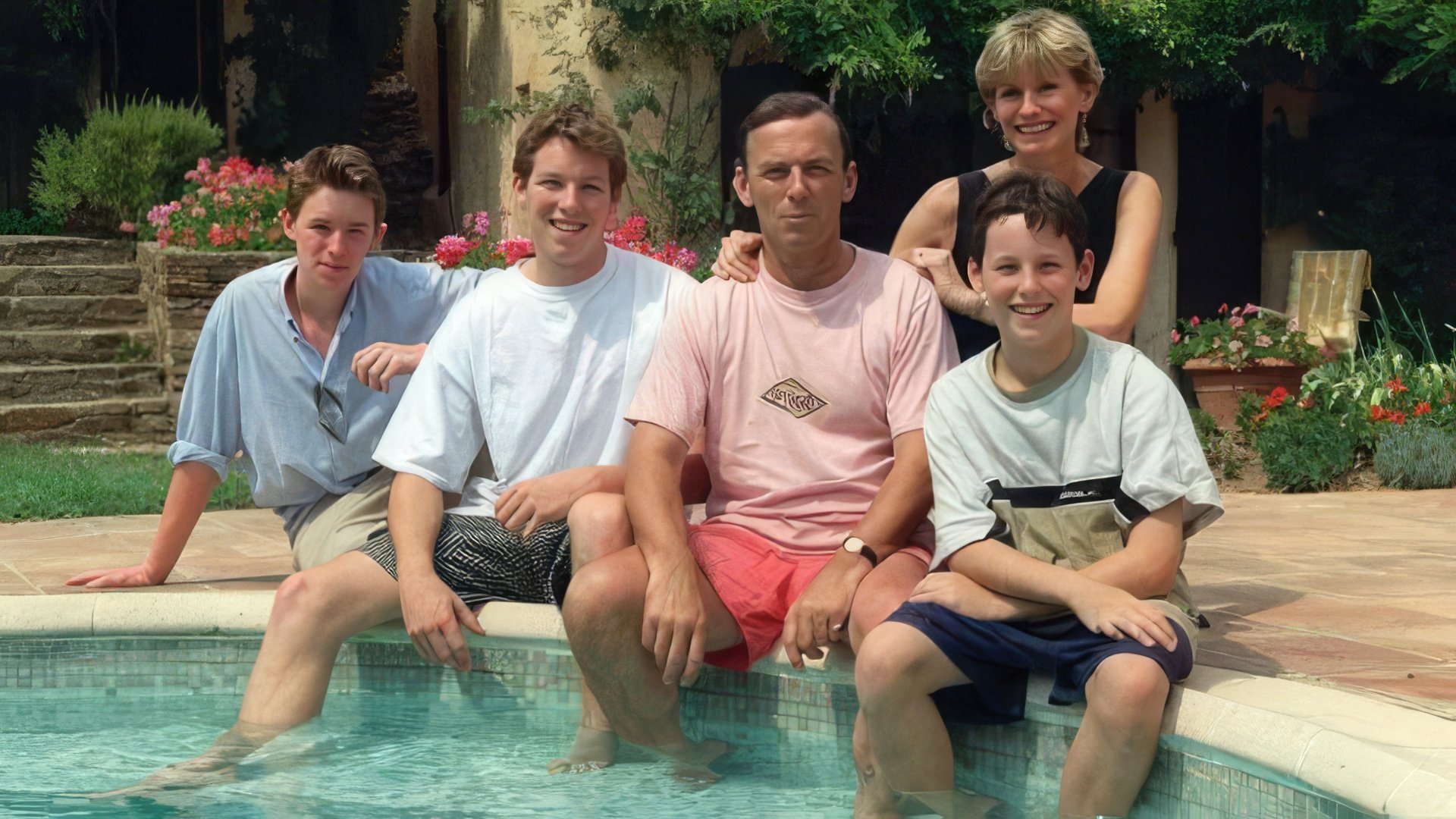 Eddie Redmayne spent his childhood in a villa on the Côte d'Azur