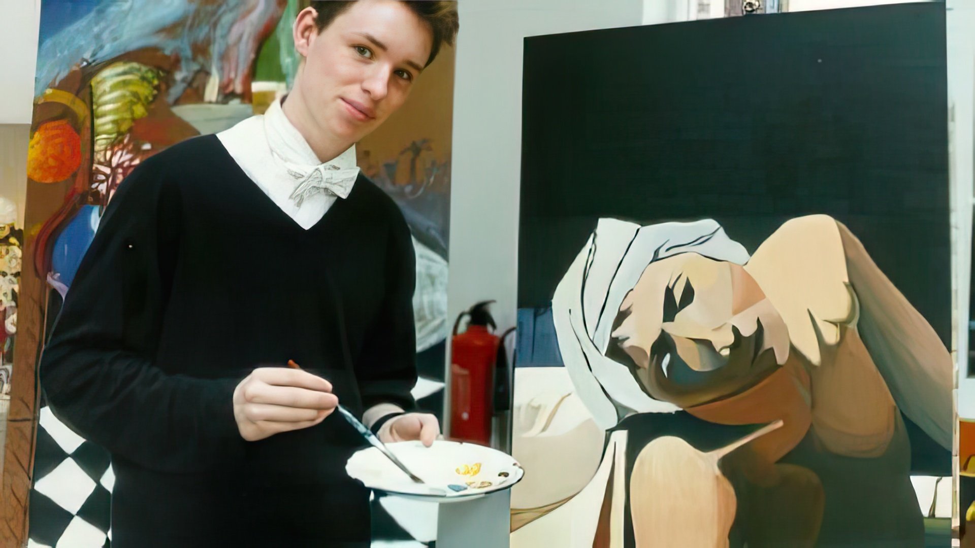 Eddie Redmayne is colorblind