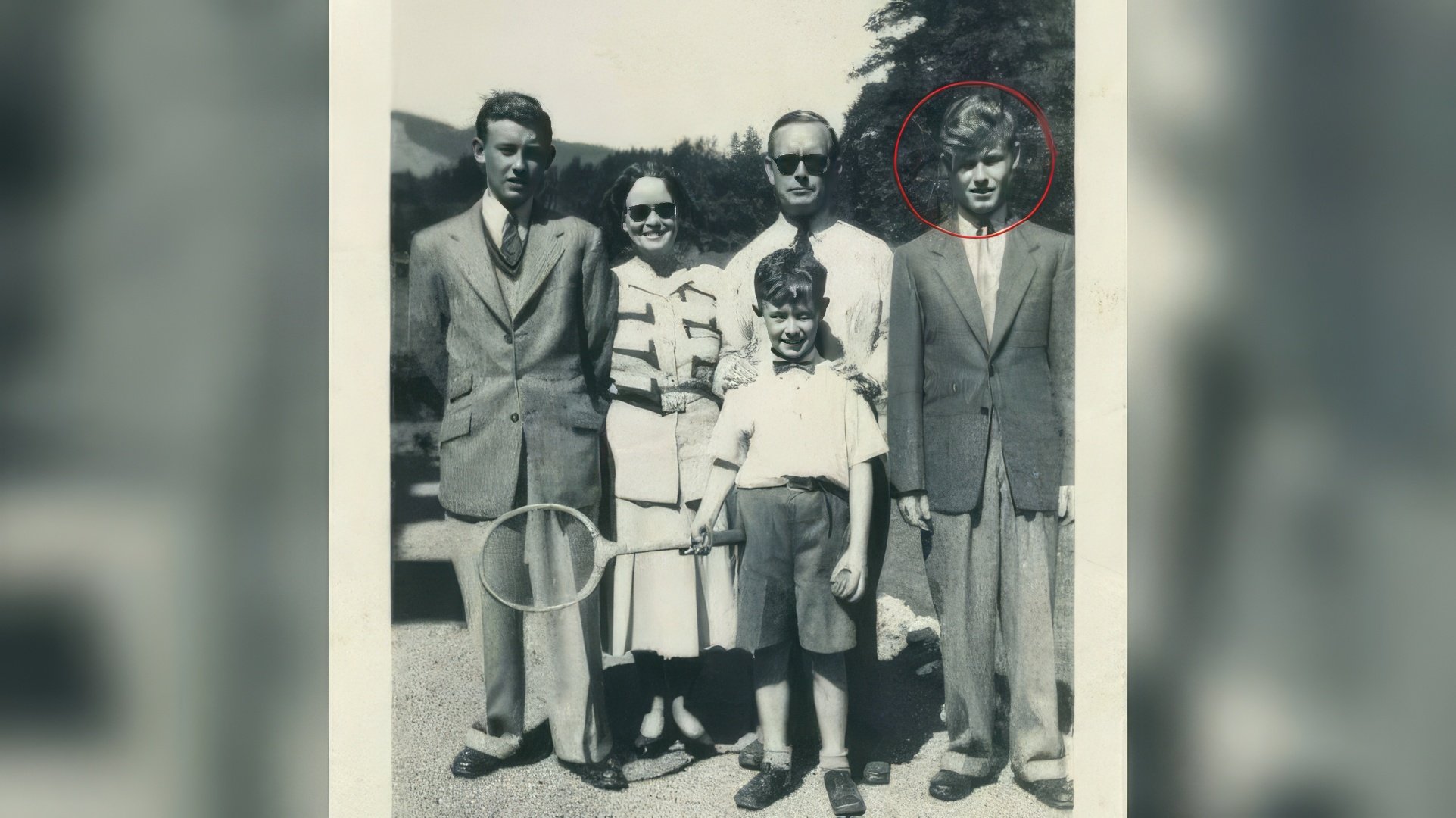 Ridley Scott with parents and brothers