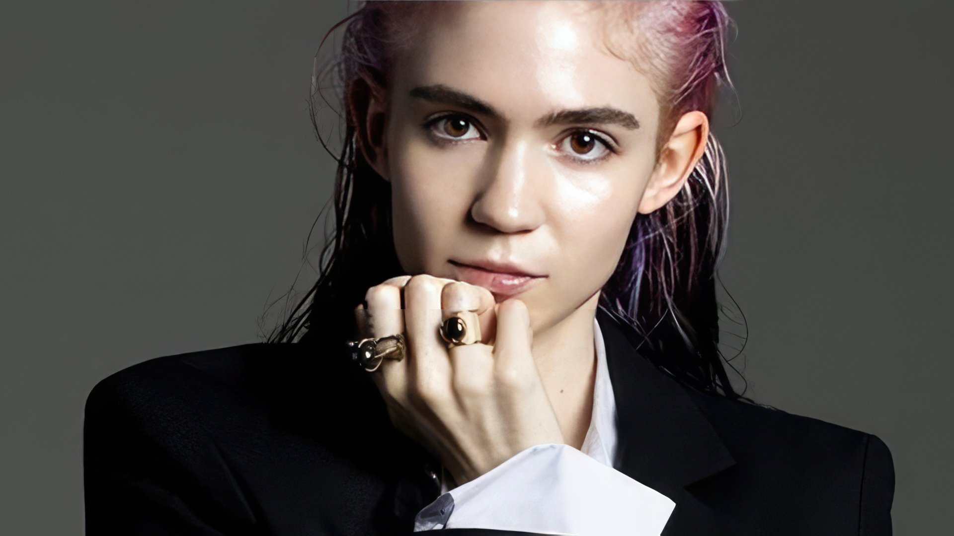 All music critics highlight Grimes' originality