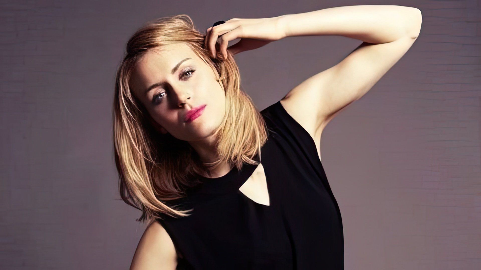 American actress Taylor Schilling