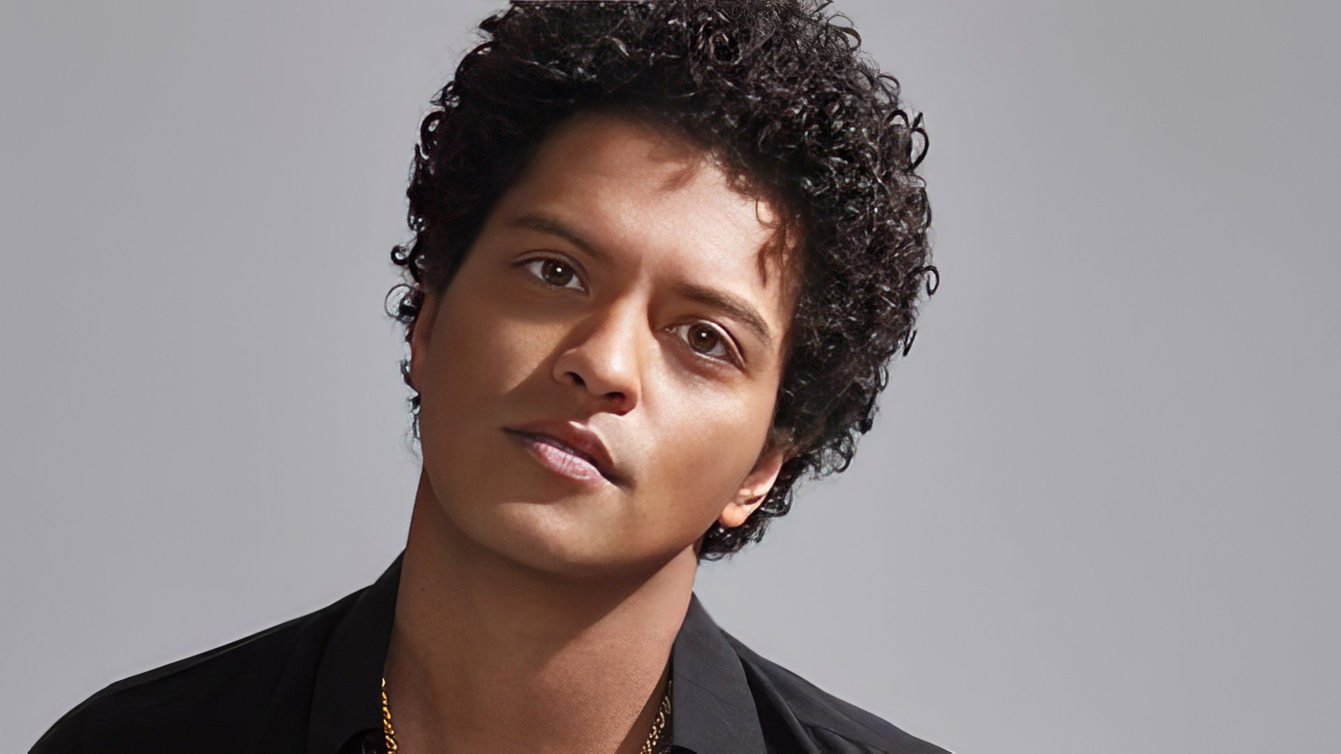 In 2003 Bruno Mars moved to America