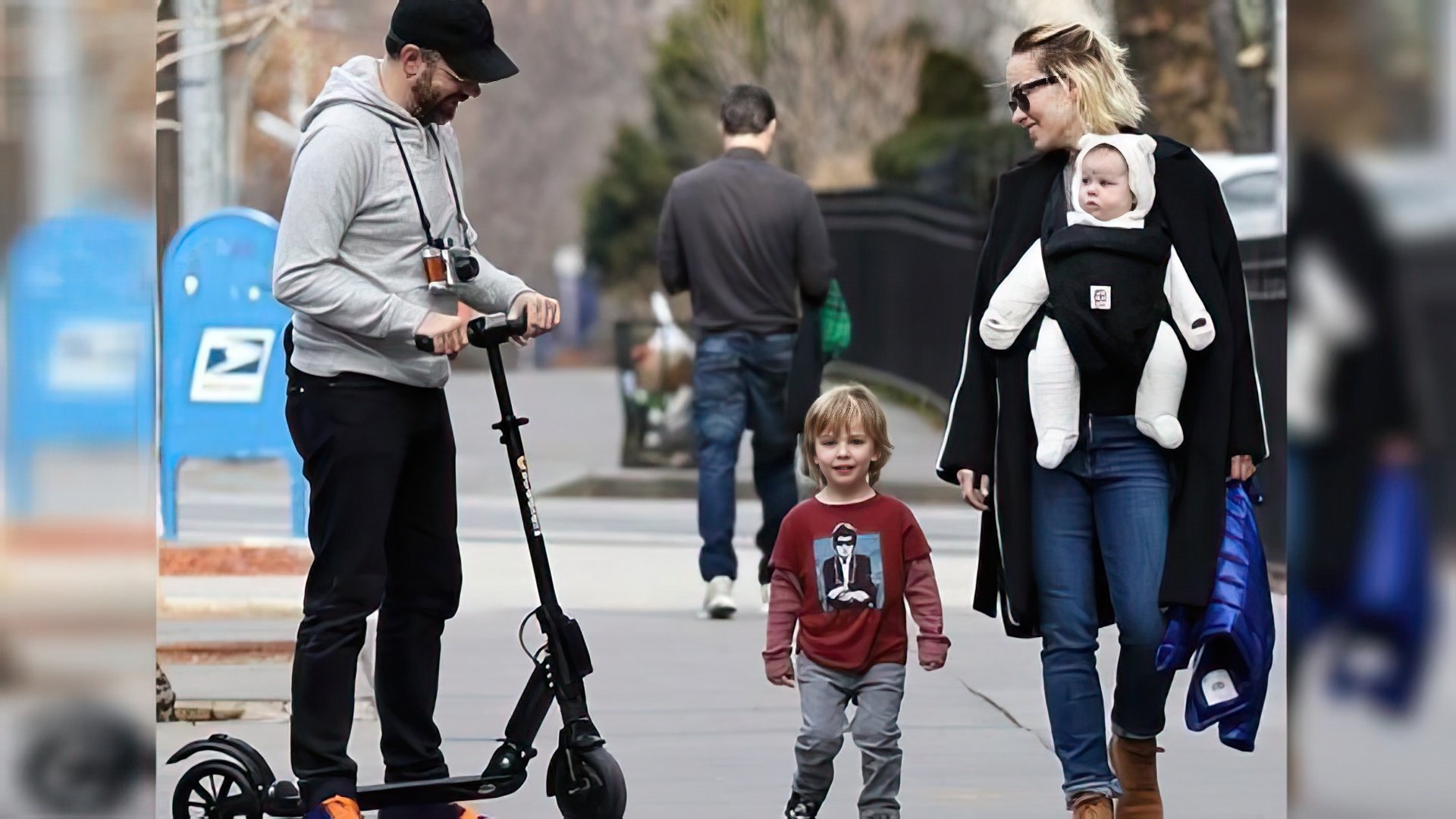 Jason Sudeikis with his former wife and children