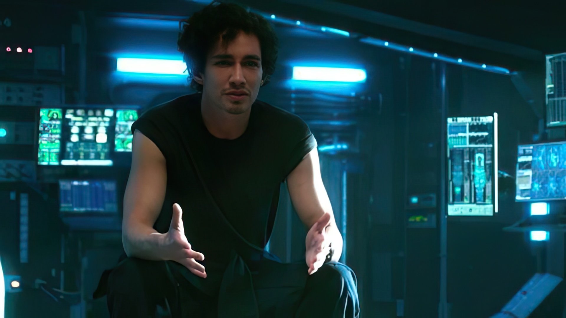 Robert Sheehan in Geostorm