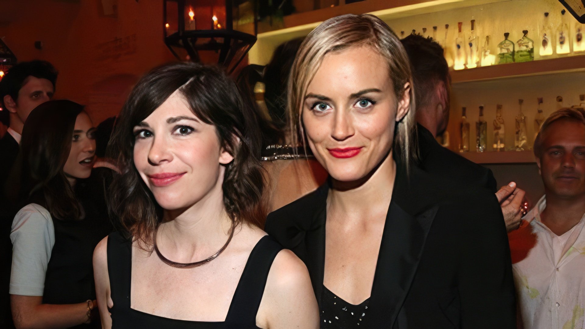 Taylor Schilling and Carrie Brownstein