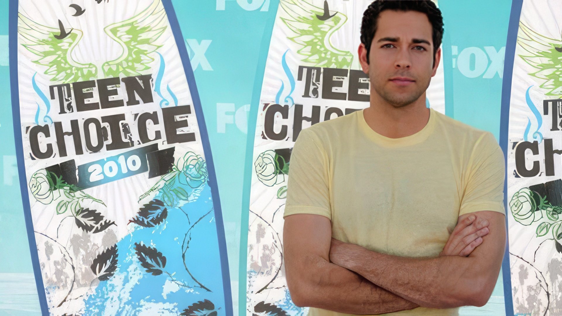 Zachary Levi at the Teen Choice Awards