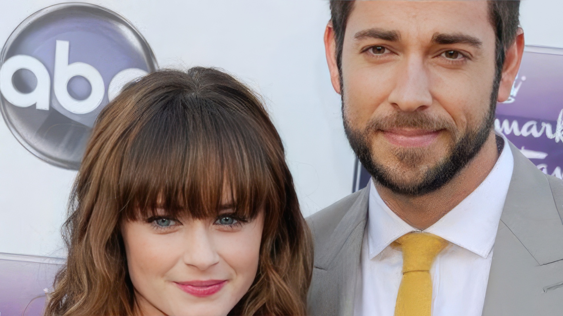 Alexis Bledel and Zachary Levi
