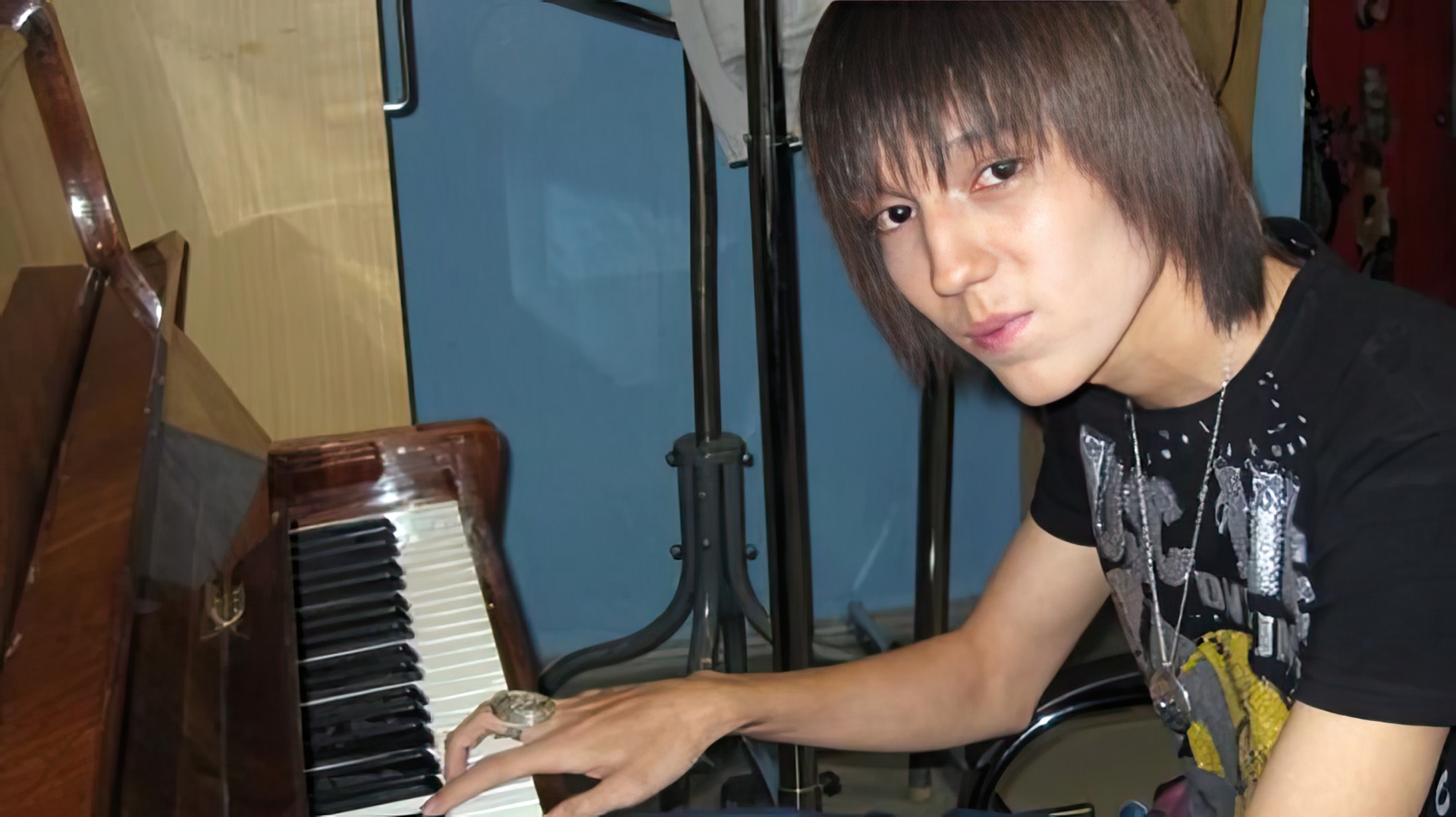 Dimash Kudaibergen at the piano