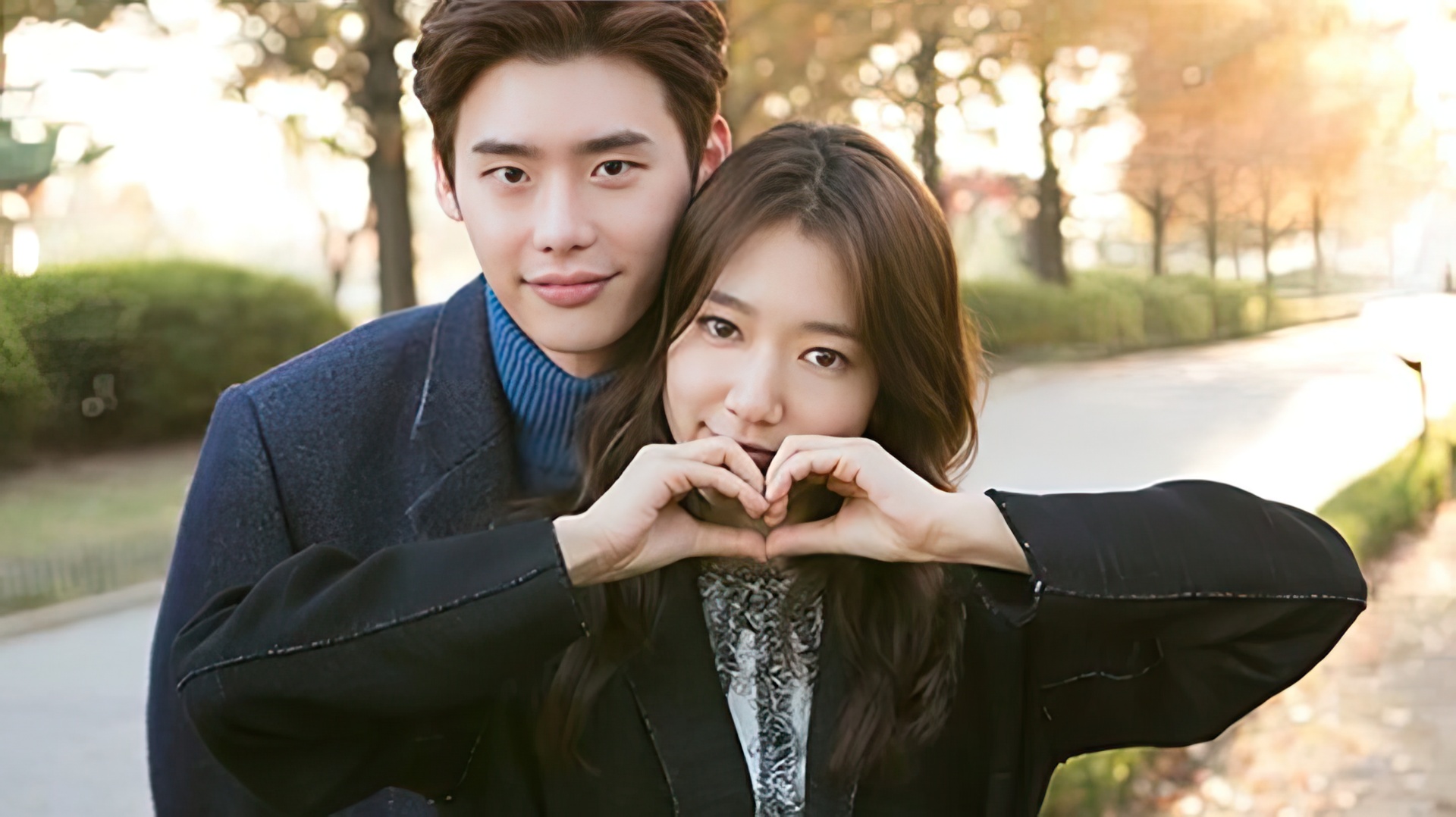 Lee Jong-suk and Park Shin-hye