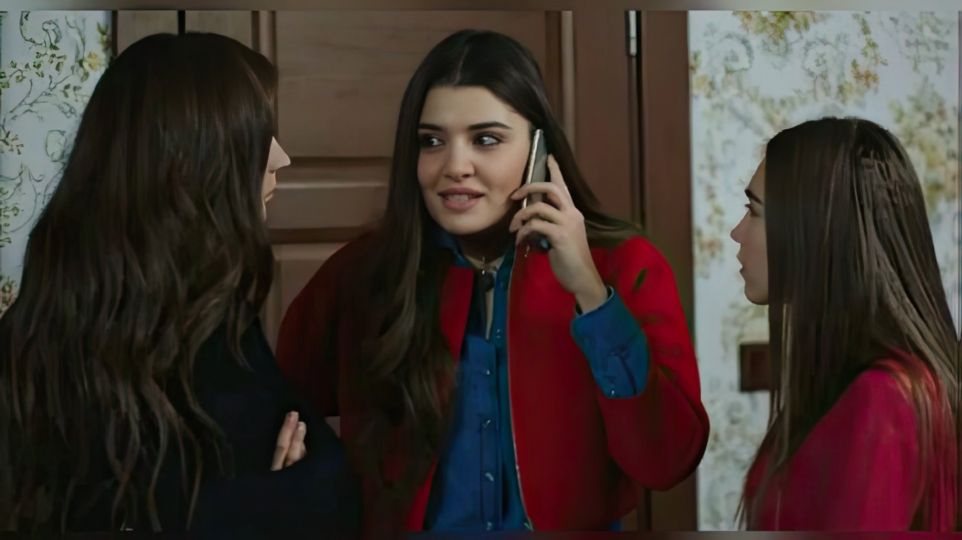 Hande Erçel in the series 'Günesin Kizlari'