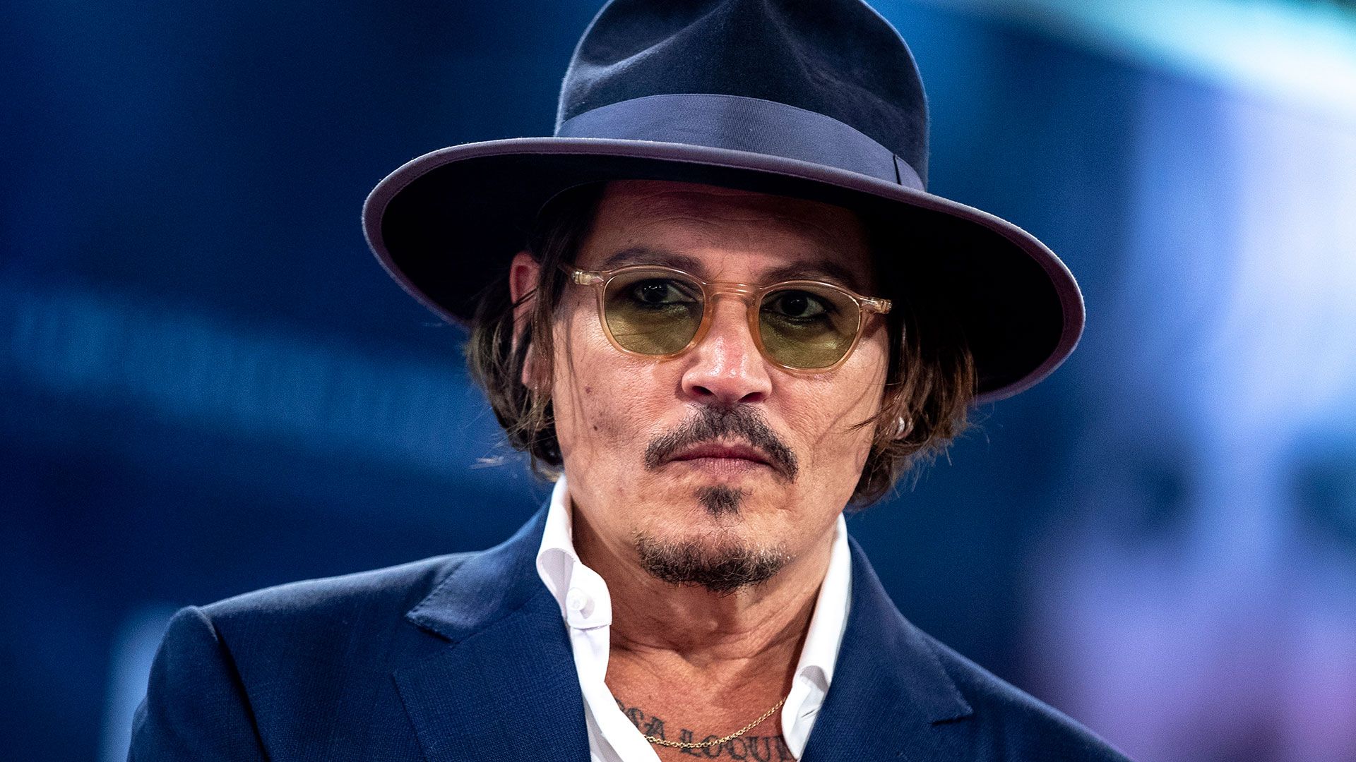 Depp hates calls and text messages