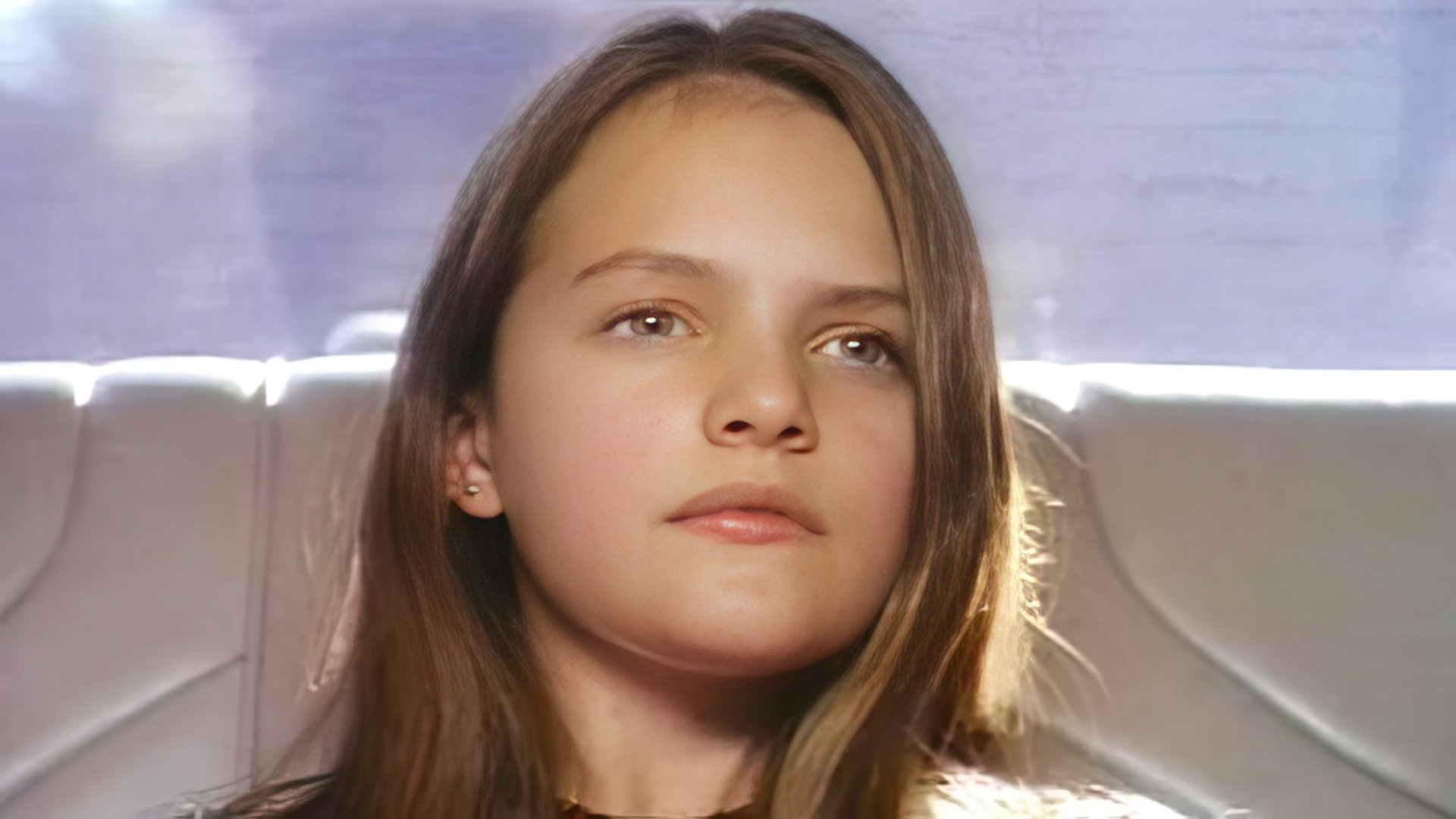 Elisabeth Moss in her childhood